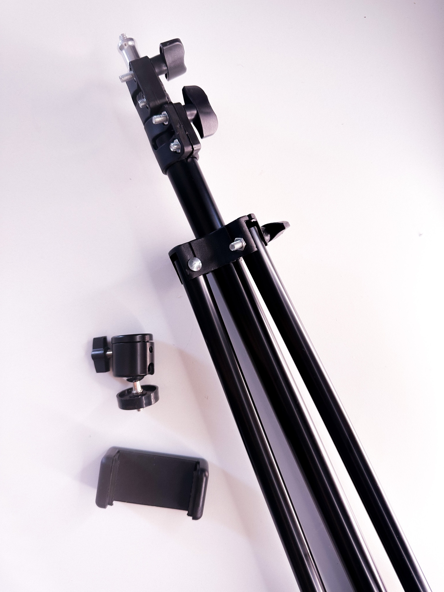 TRIPÉ 2 METROS + SUPORTE CELULAR PARA CRIAÇÃO DE CONTEÚDO DIGITAL 

#LTKbeauty #LTKbrasil