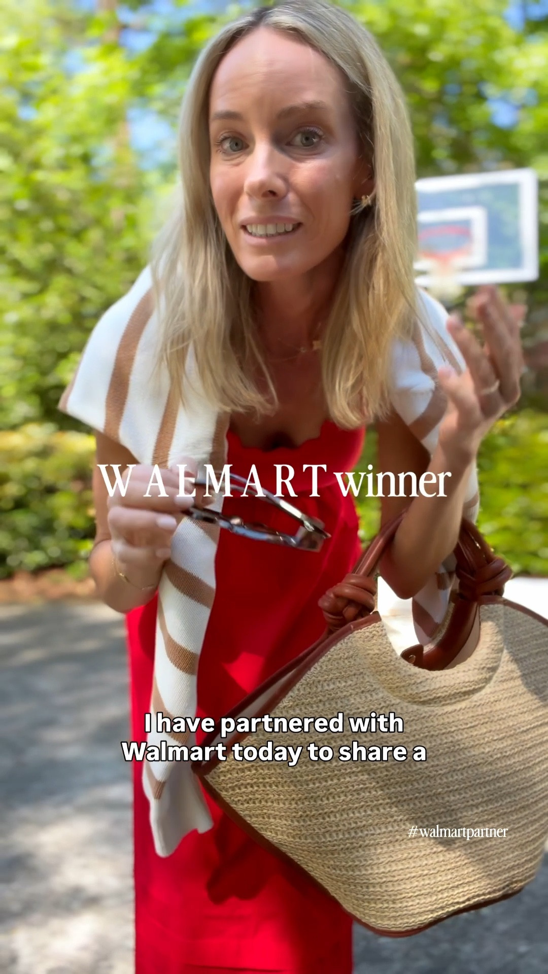 @walmartpartner #walmart @walmart

RUN and get this $32 stunner! Seriously one of the best buys right now! I am in an XS. Xoxo 