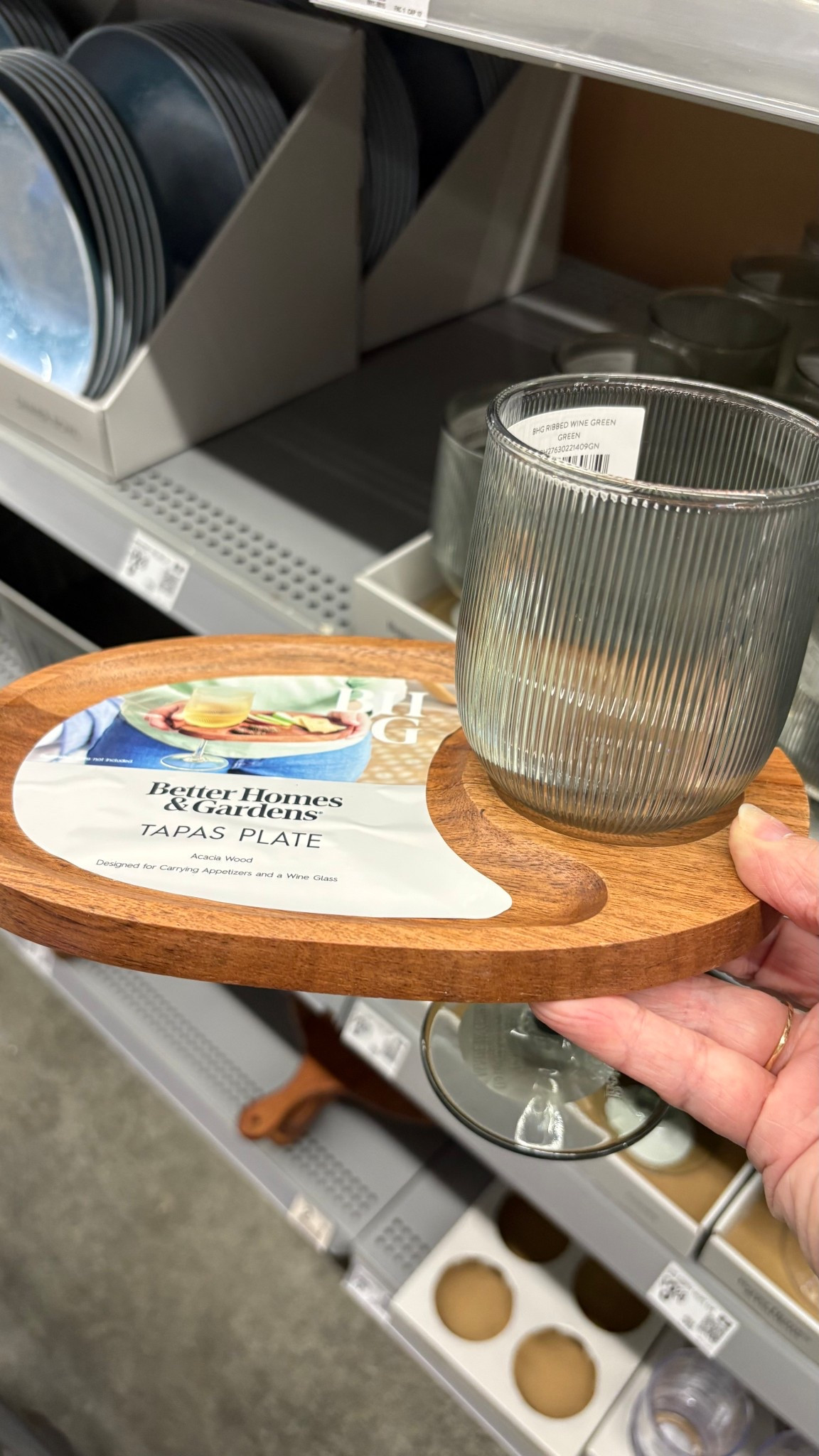 Great for “garden parties” or gathering with food & wine.