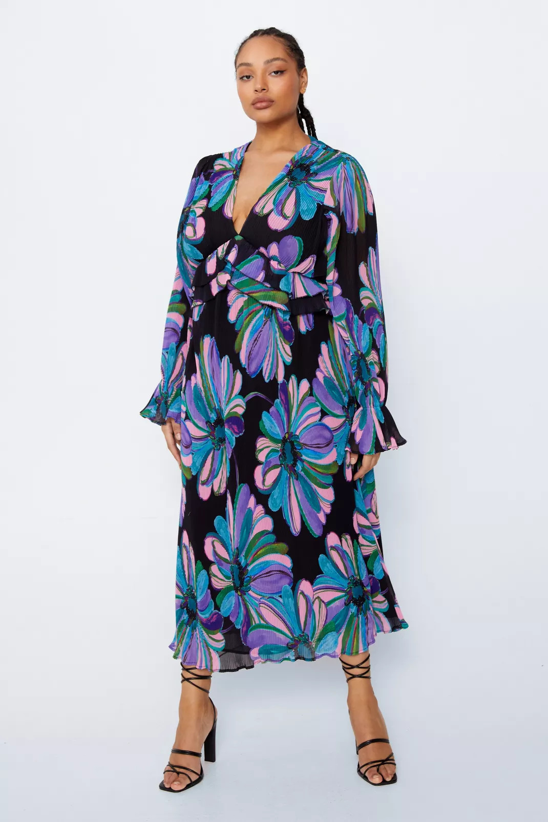 Plus Size Floral Pleated Maxi Dress | Nasty Gal US