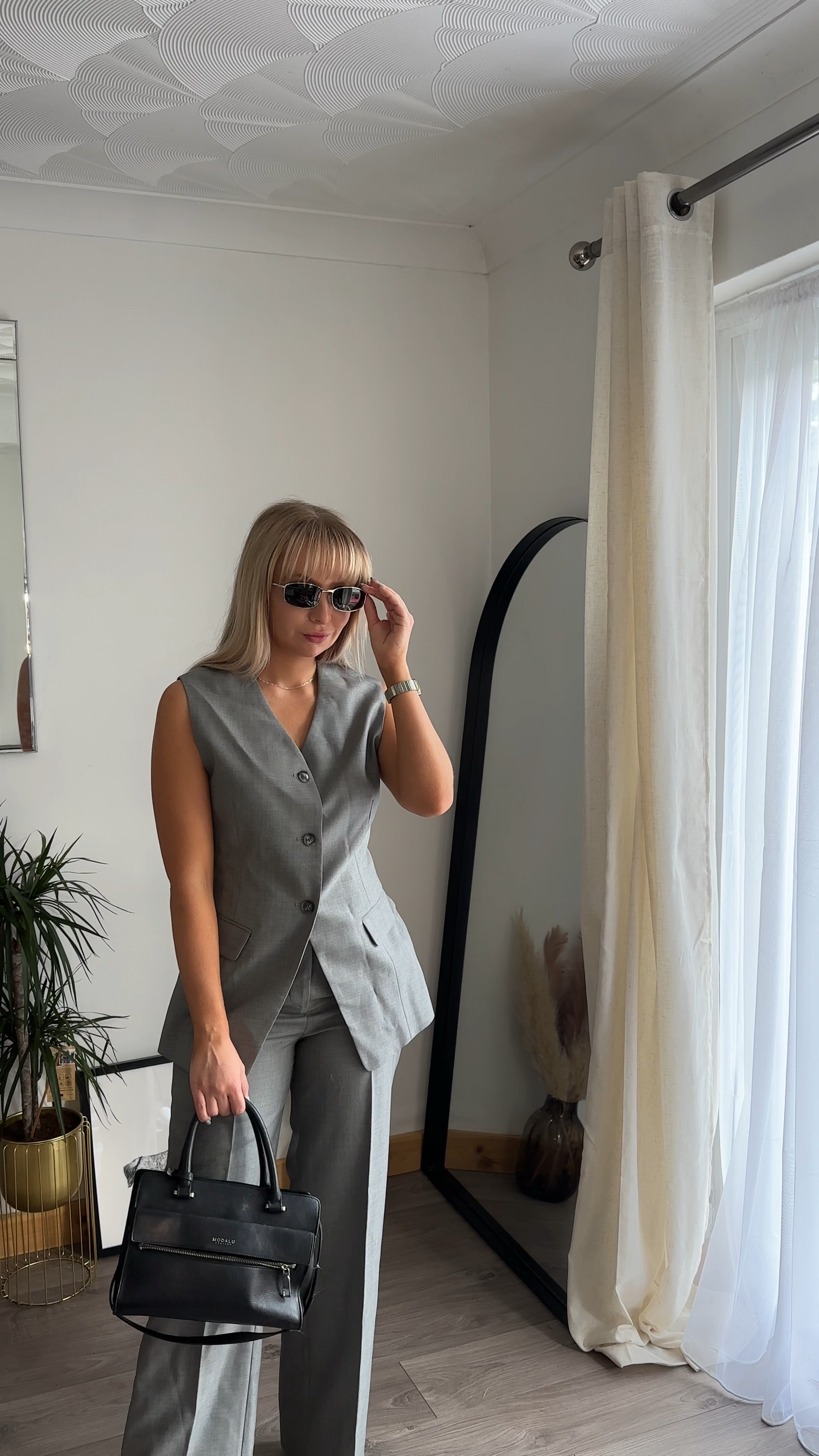 Day 20 | 30 days of outfits for the Corporate Girlie in the summer 

All items linked in bio.

Outfits for corporate girls | outfits for work in the summer | summer work outfits | aesthetic work looks | pinterest work looks | office casual

#LTKunder100 #LTKworkwear #LTKstyletip