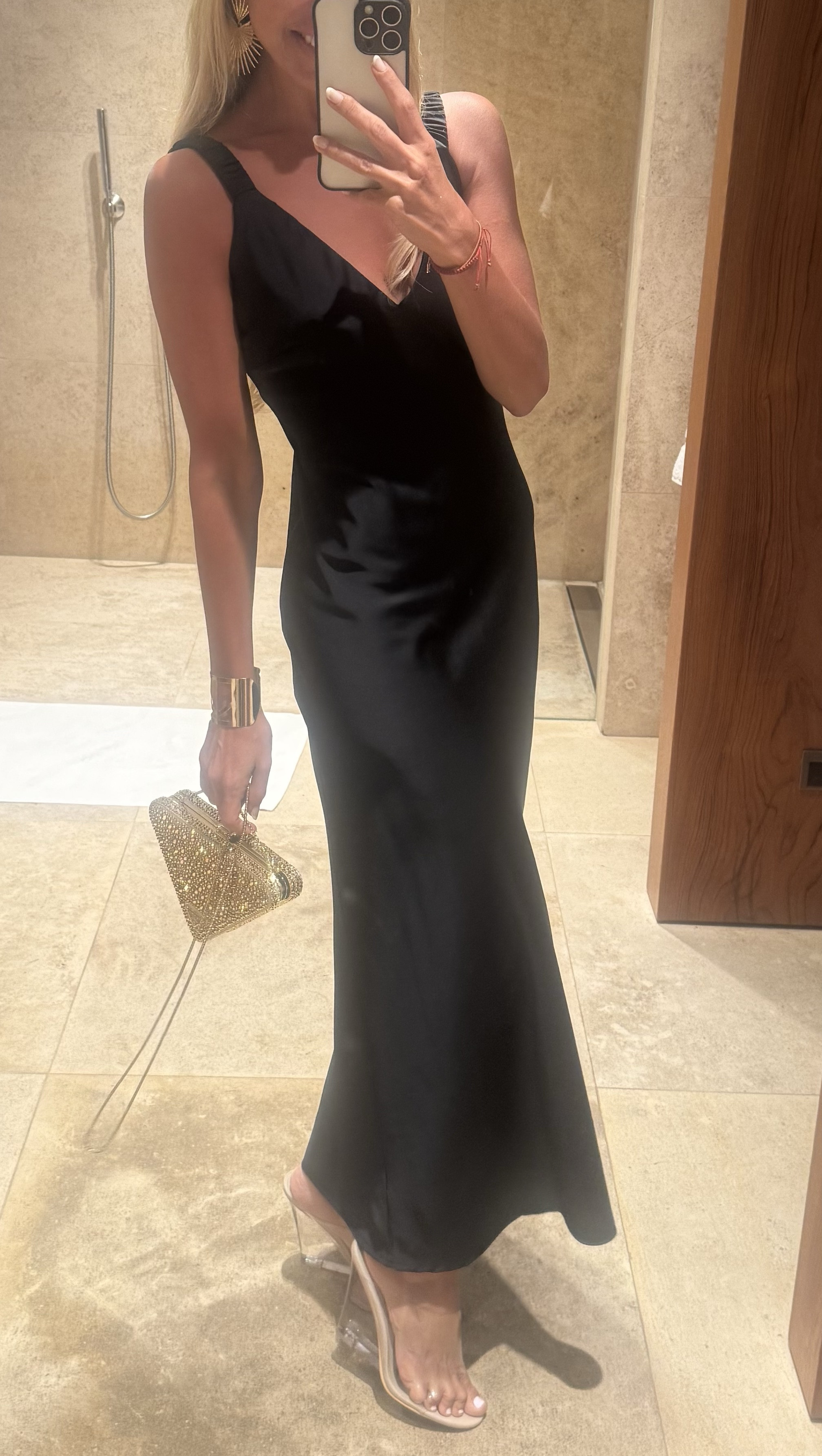 Vacay night out🌊 

Affordable fashion, Amazon fashion, Amazon heels, Prada, holiday dress, Christmas outfitt

#LTKSaleAlert #LTKStyleTip #LTKFindsUnder50