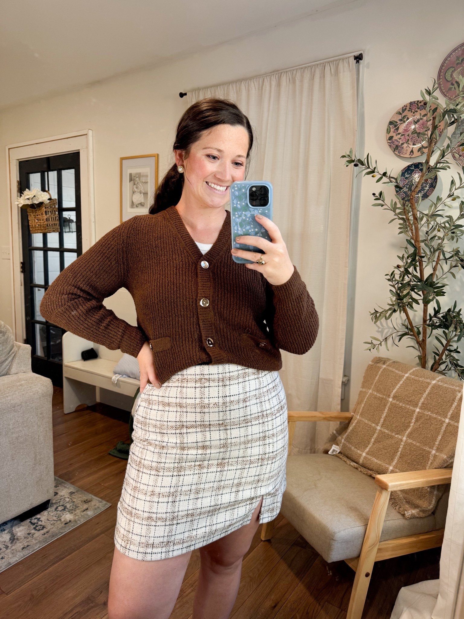 Thanksgiving outfit idea. Tweed skirt. Brown cardigan. Fall outfit 