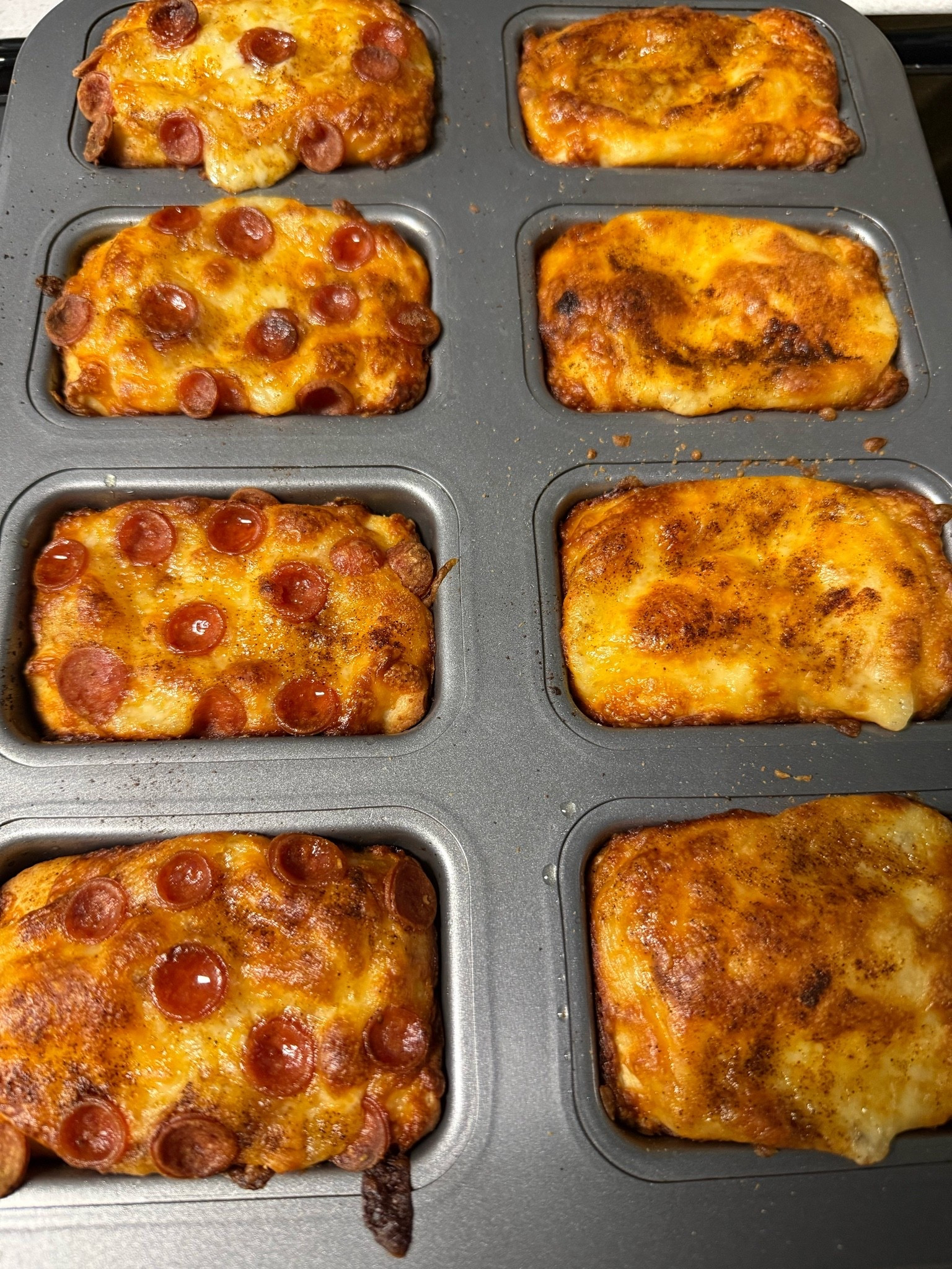 Mini loaf pan for making pizza at home

#LTKHome #LTKSaleAlert #LTKfoodie