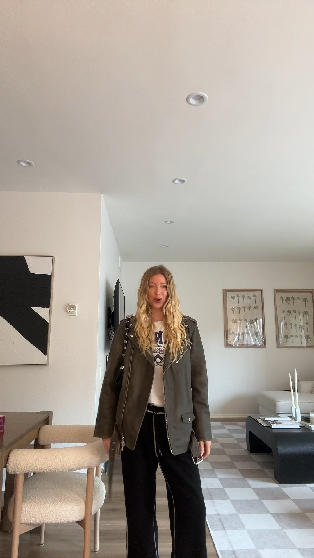 OOTD! Jacket is Madewell, shirt is Danzy, & bag is Cleobella!

#LTKHoliday #LTKGiftGuide #LTKSeasonal