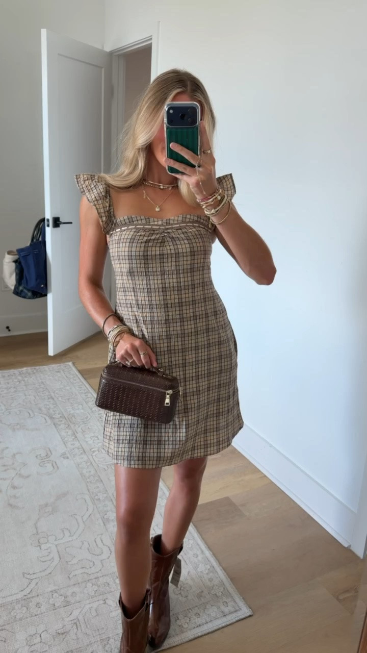 Walmart size XXS Dress code: picnic chic. No Boundaries Plaid Picnic Mini Dress helps make every outing feel a little sweeter, whether you’re wandering the farmers market or basking in the sun on a nice day out. Flutter sleeves help keep things light, crochet lace adds a romantic touch, and side pockets help hold your must-haves from sunrise to sunset. The plaid dress that’ll have you saying yes to every outdoor plan, pair it with flats to your go-to cowboy boots for a style that says sunshine. Only at Walmart.