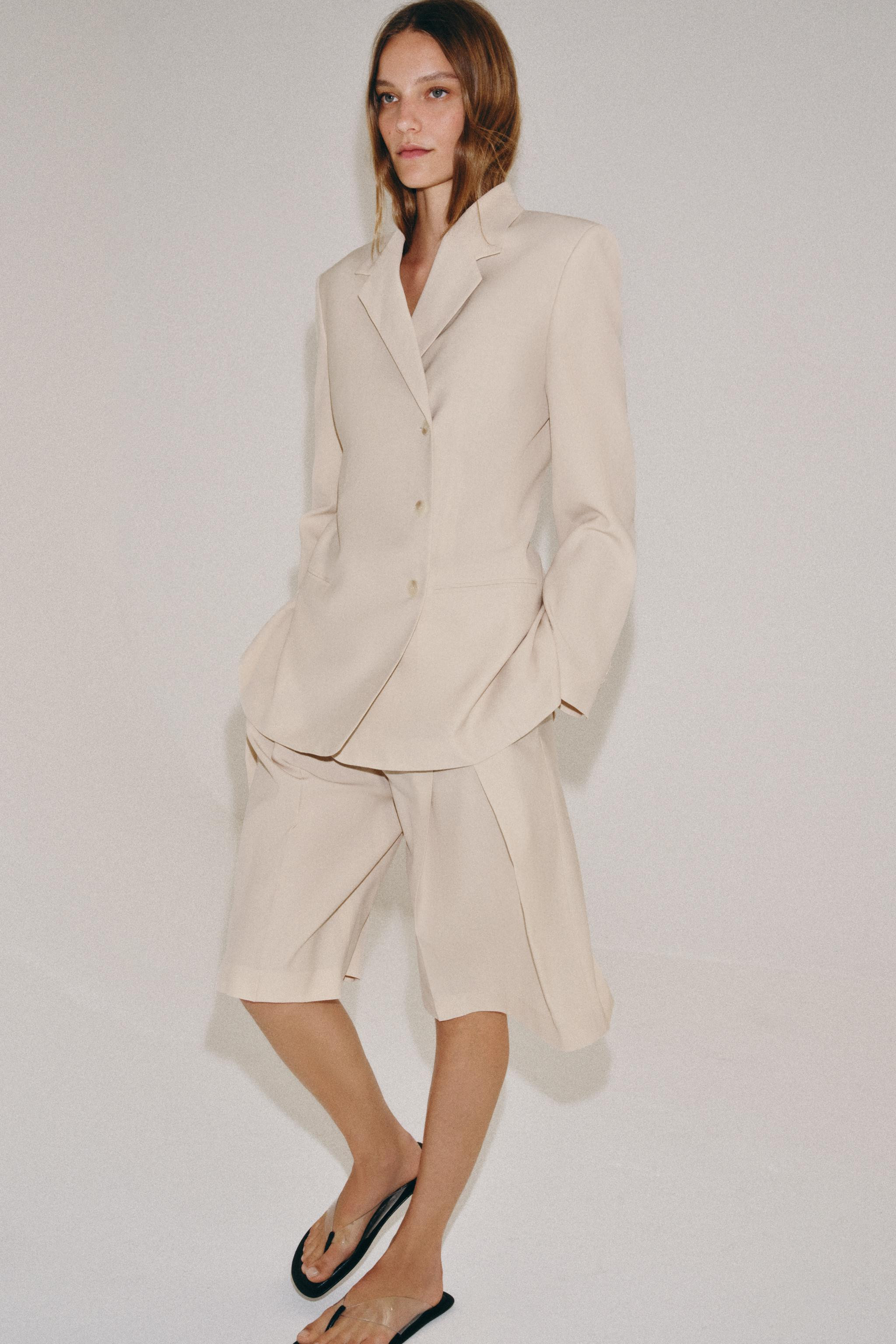 PLEATED WOOL BLEND SHORTS ZW COLLECTION LIMITED EDITION | Zara US