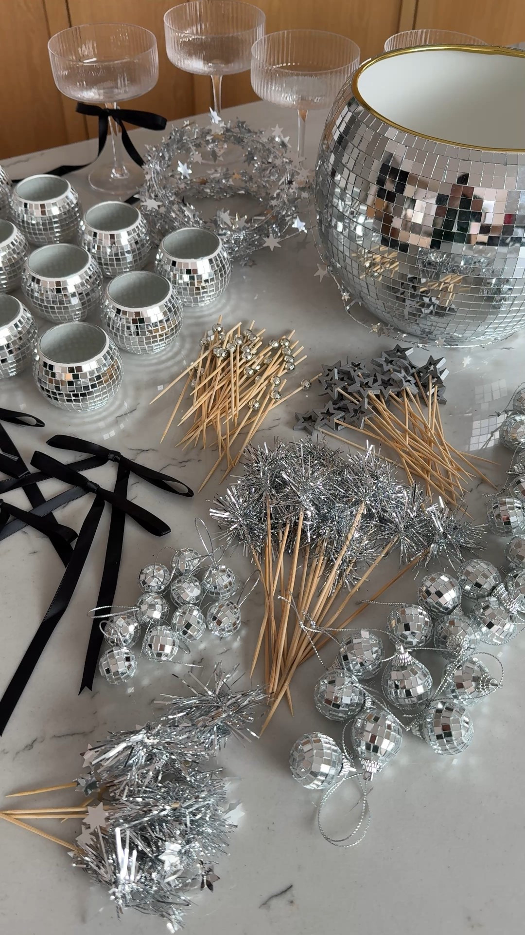 New Year’s Eve party decor 🪩🪩🍾

NYE
Sparkle
Entertaining 

#LTKHome #LTKHoliday