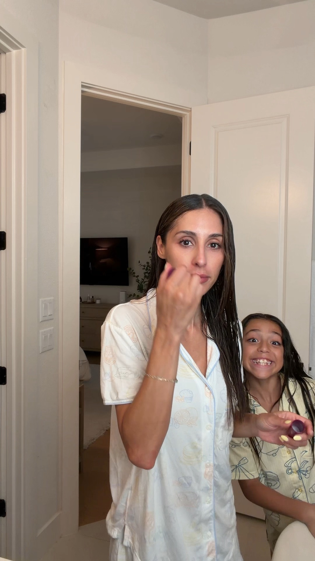 My skin has never looked better. Keeps it hydrated all day and my unereyes when I apply makeup finally doesn’t look creased. I00/10 #skincare #hack #tip

#LTKdayinmylife #LTKselfcare #LTKmomlife