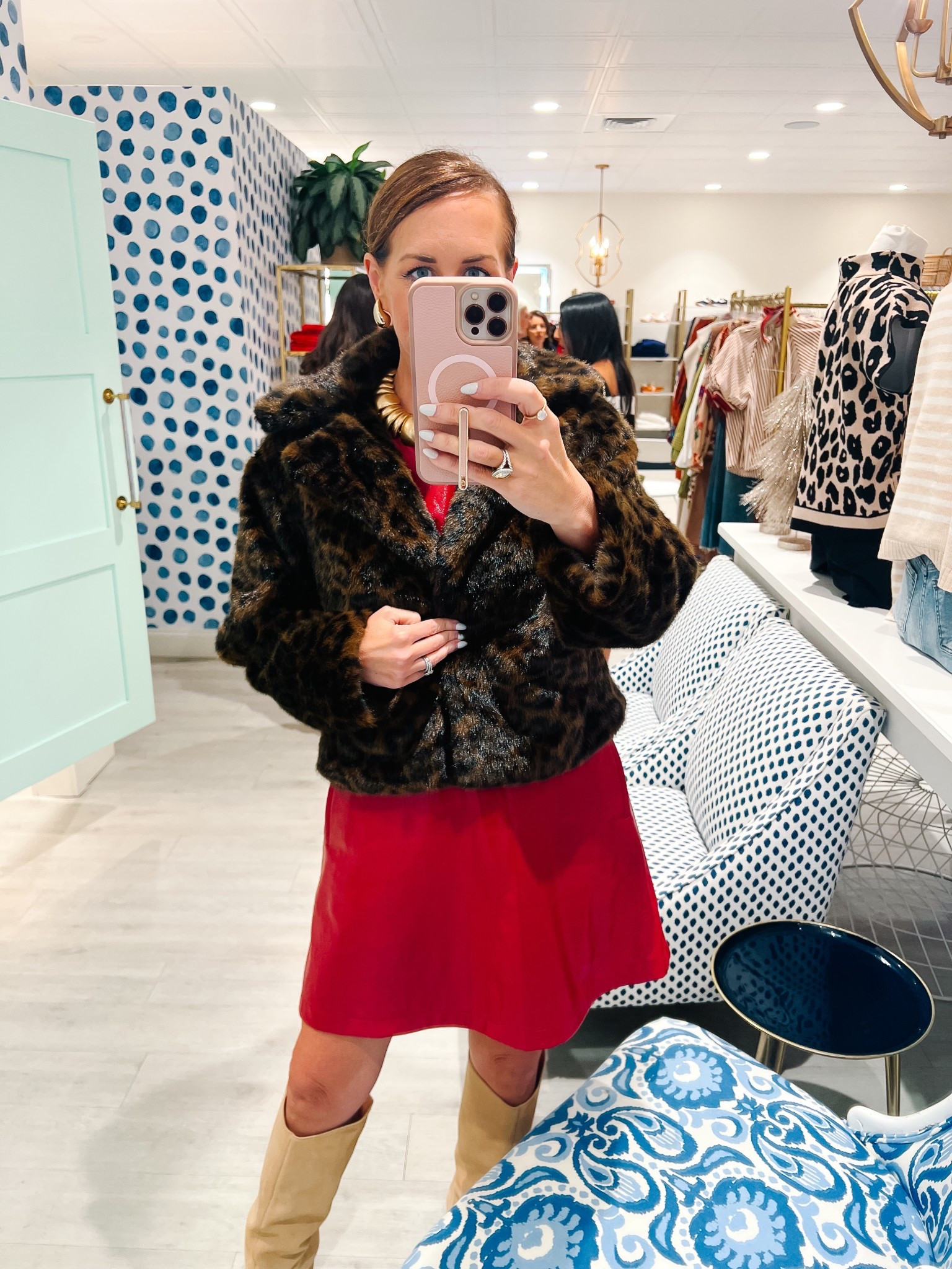 Leopard faux fur jacket


#LTKStyleTip #LTKParties #LTKHoliday