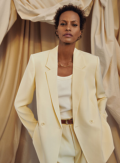Silky straight two-button blazer | Simons