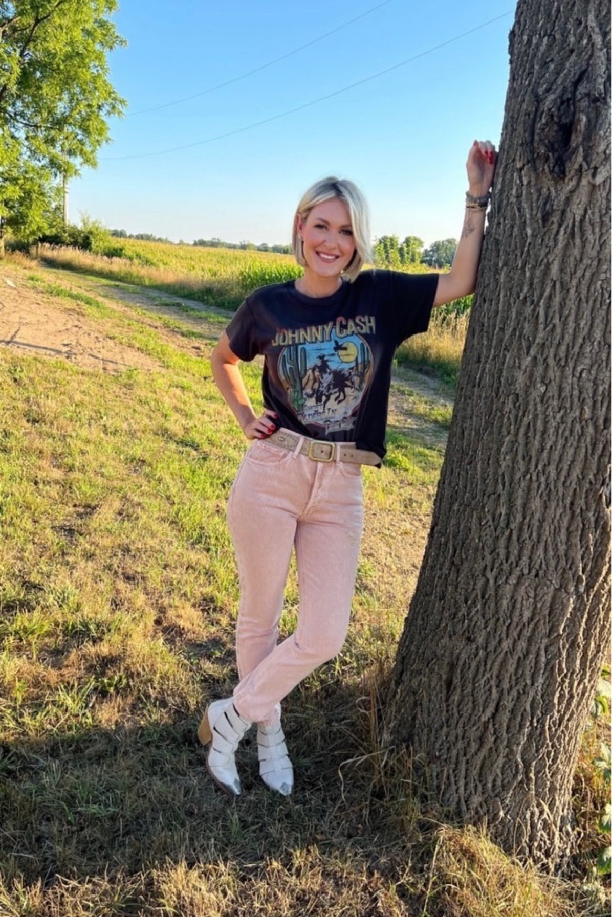 DAY THREE of our 12 Days of Giveaways!🎅🏻🎄❄️

Really missing t-shirts and warm weather right now. 😅

Today’s giveaway is a $250 gift card for @freepeople ! This soft band shirt and cute boots are staples in my wardrobe, and ALL credit goes to Free People. ✨ LTK attached! 

Here’s how to enter:

1. Like this post. 
2. Follow @freepeople and @carolynwilbrink 
3. Tag a friend who would LOVE this prize!

Psssst. Extra entry if you share this to your story.

Winner will be announced CHRISTMAS EVE! 

Contest is for residents of Canada only (excluding Quebec) and is not affiliated with Instagram.

#freepeople #freepeoplestyle #ltk #giveaway #fashion #12daysofchristmas 

#LTKbeauty #LTKFind #LTKstyletip