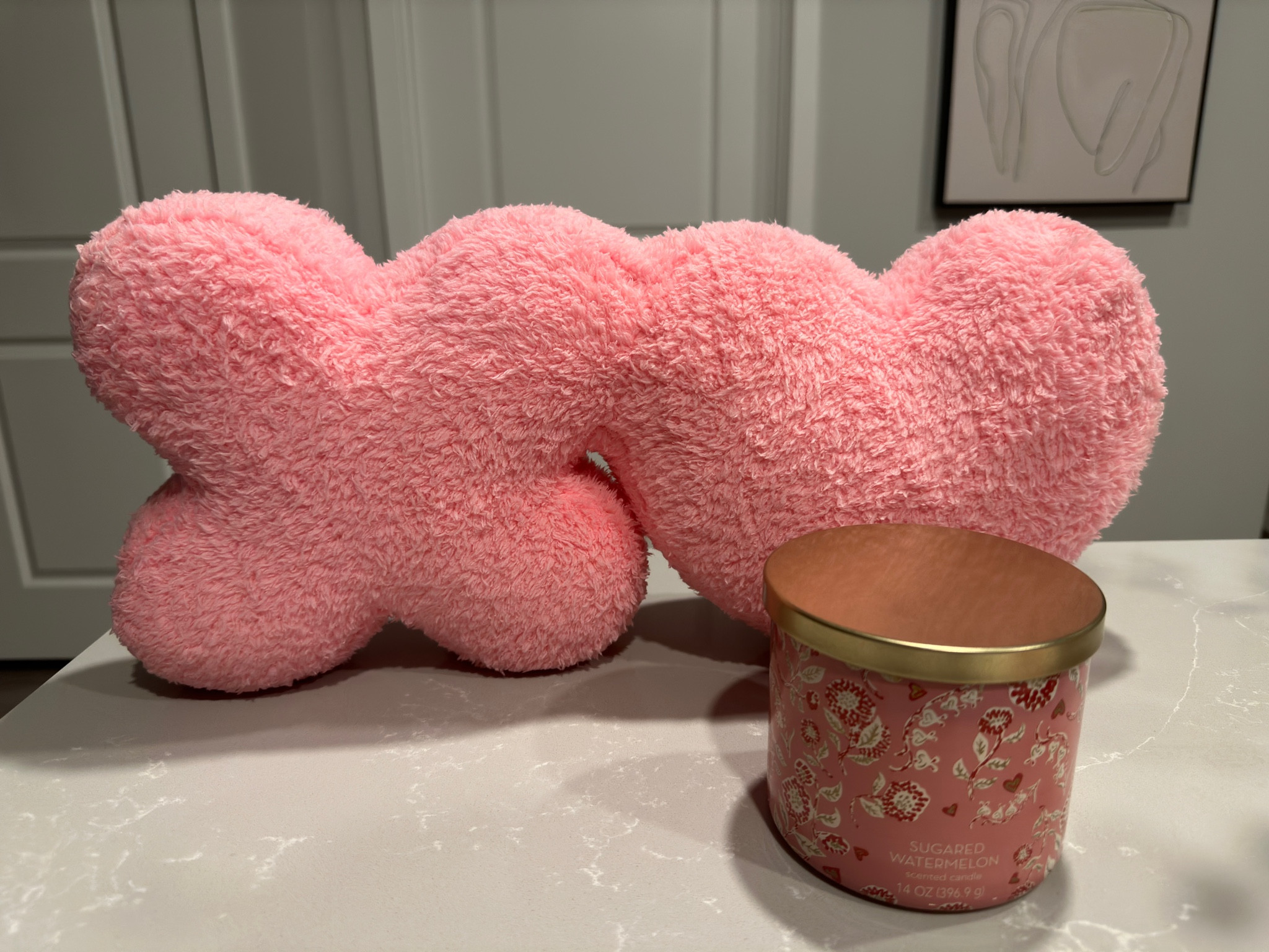 Don’t walk, run to Target for the cutest Valentine’s Day decor! 🩷 #Target #ValentinesDay

#LTKfindsunder50 #LTKSeasonal #LTKhome