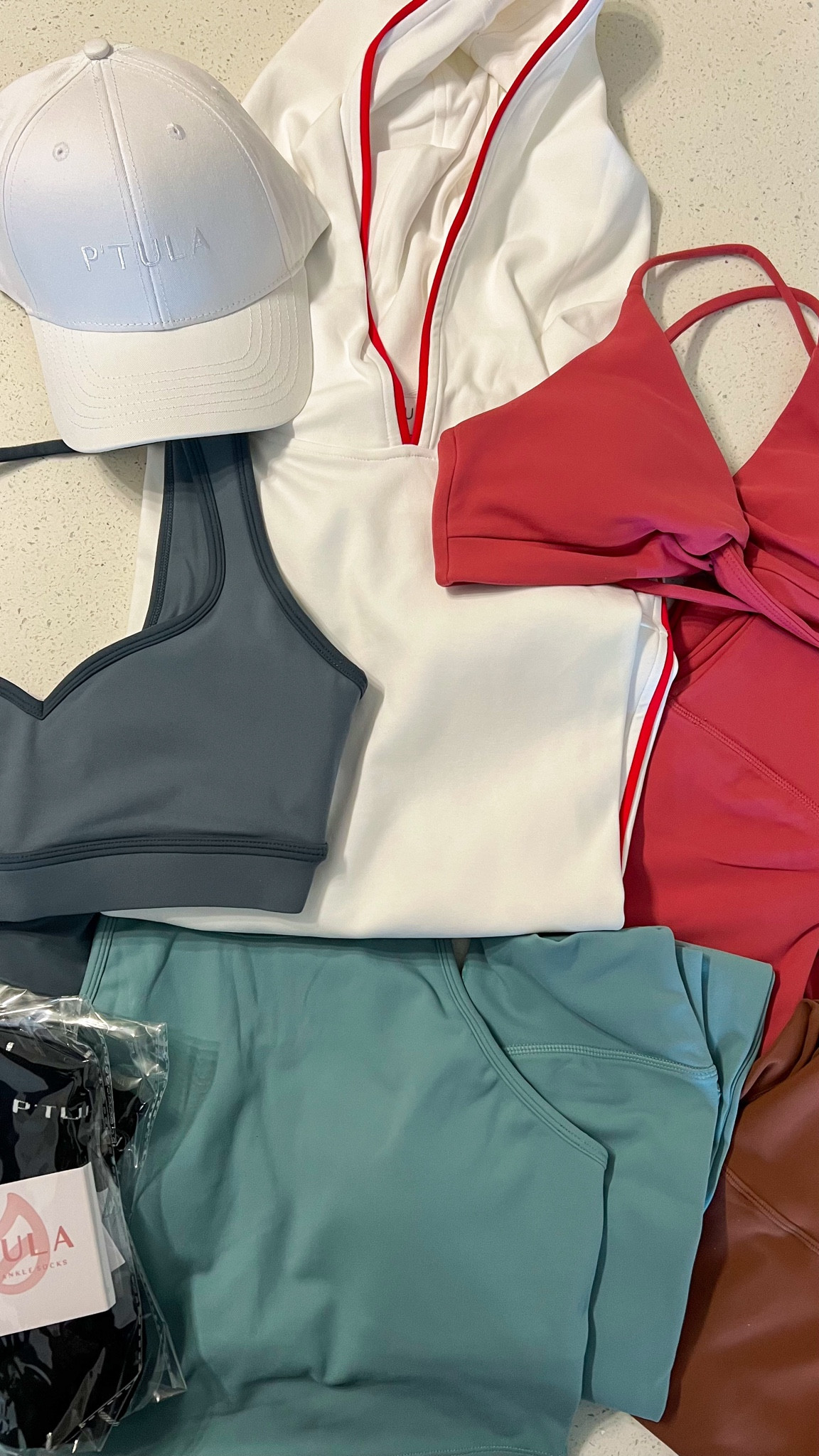 the best activewear from p’tula !! going on a major sale tomorrow! use code RYLIE10 to save extra!!

#LTKFindsUnder50 #LTKFitness #LTKActive