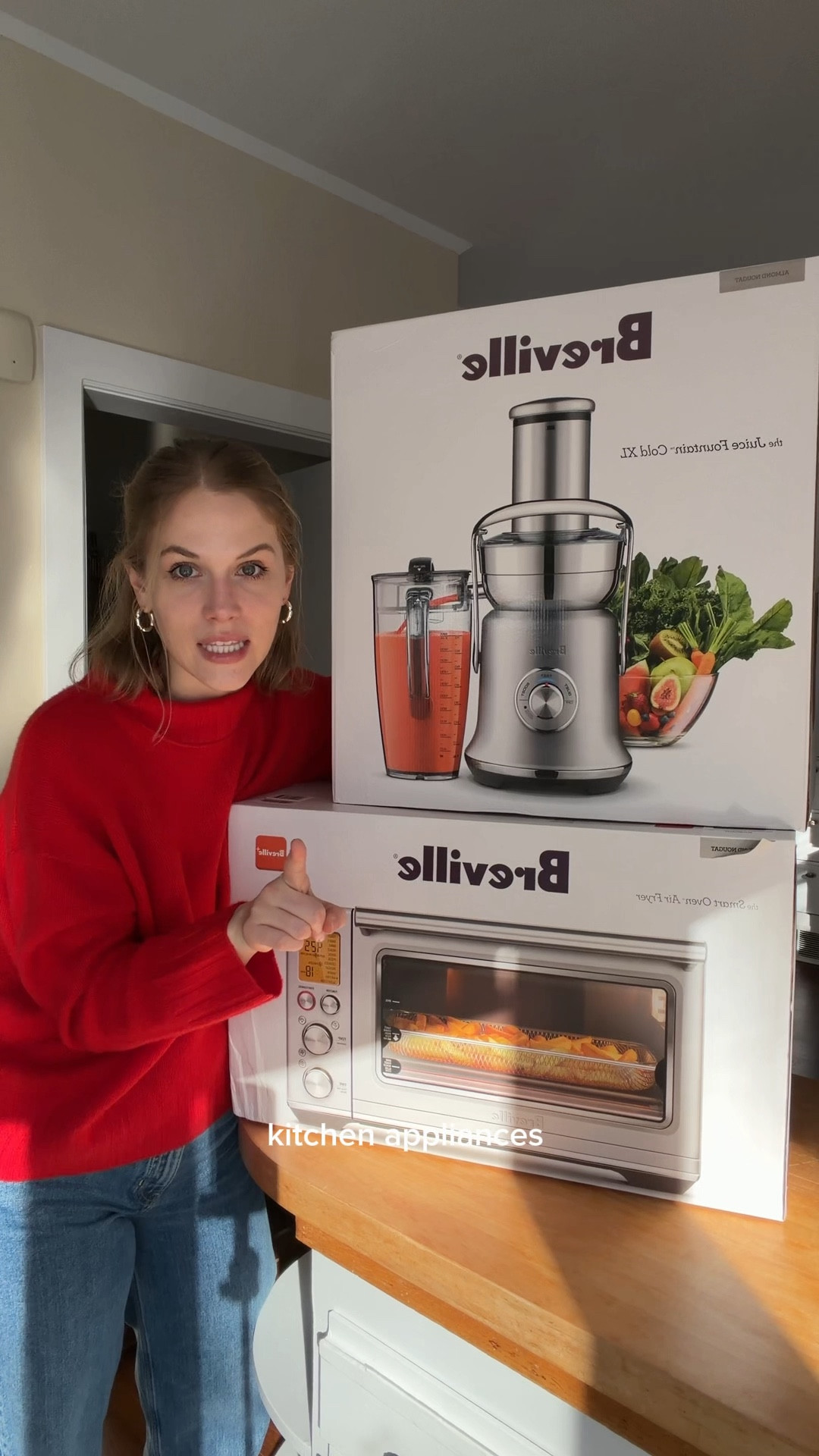 A kitchen gift is my favorite gift, especially if it is from @breville. The Almond Nougat colorway is my personal favourite and exclusively available @crateandbarrel, now who is coming over for brunch and fresh juice ?🥕 #CratePartner #Ad #PaidLink 