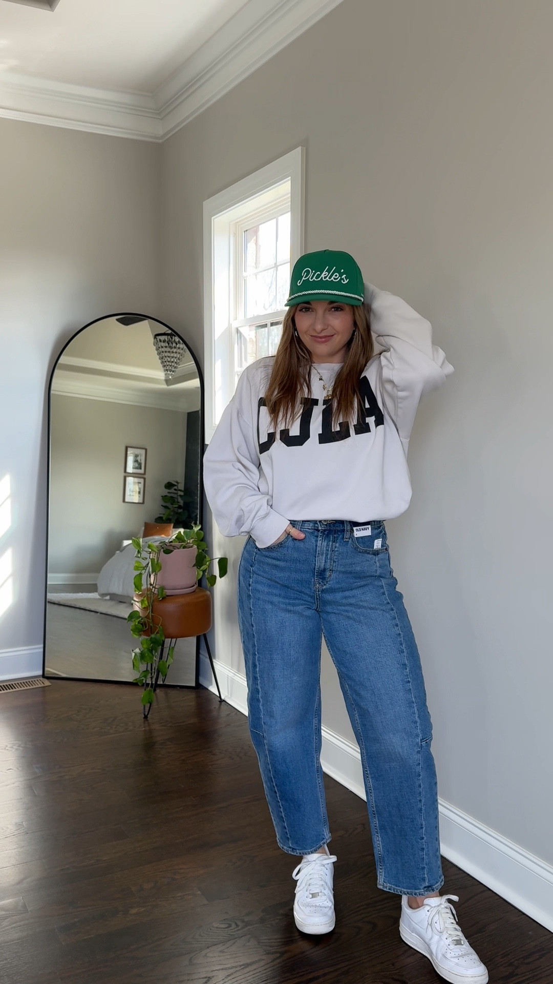 Barrel jeans — do we love them or loath them? 5’2 wearing size 4

#LTKShoeCrush #LTKWatchNow #LTKStyleTip