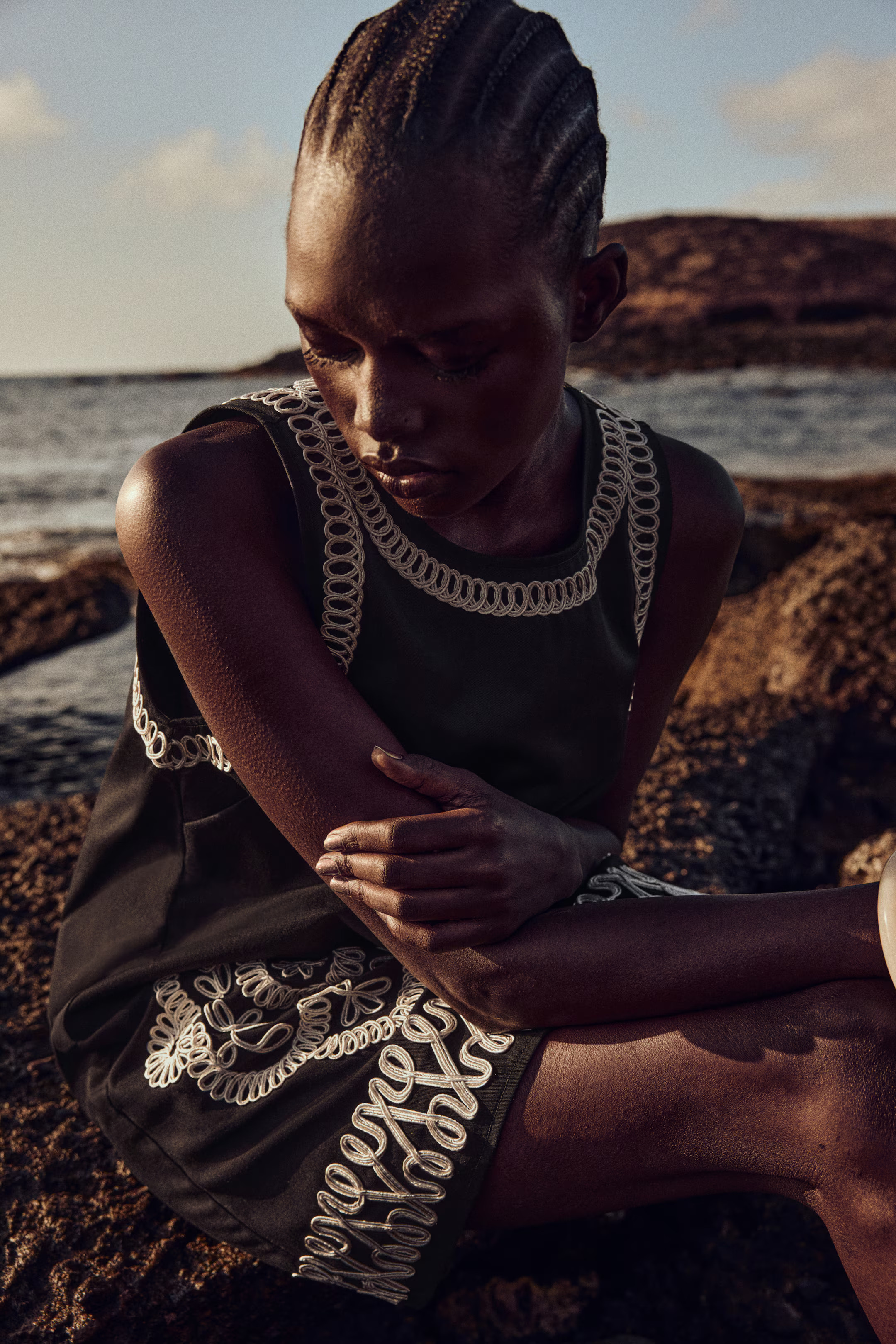 Embroidered Shift Dress | H&M (US + CA)