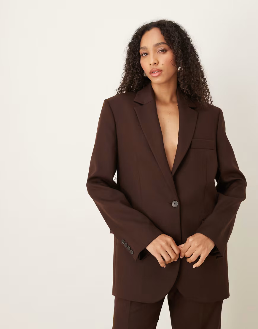 Mango – Capsule – Eleganter Relaxed Fit Blazer in Braun, Kombiteil-Brown | ASOS (Global)