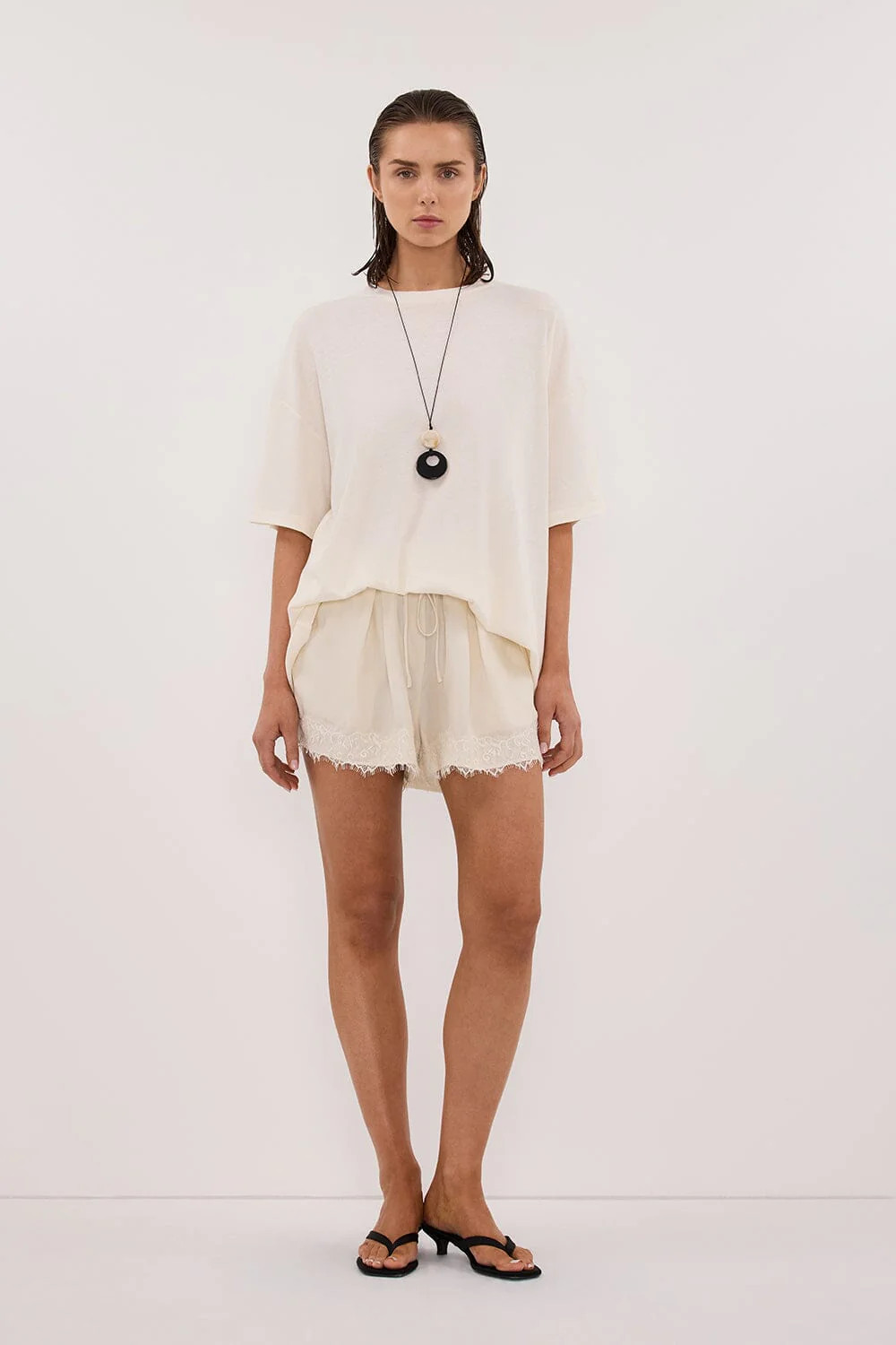 SLOANE CREAM COTTON LONGLINE TEE | DISSH