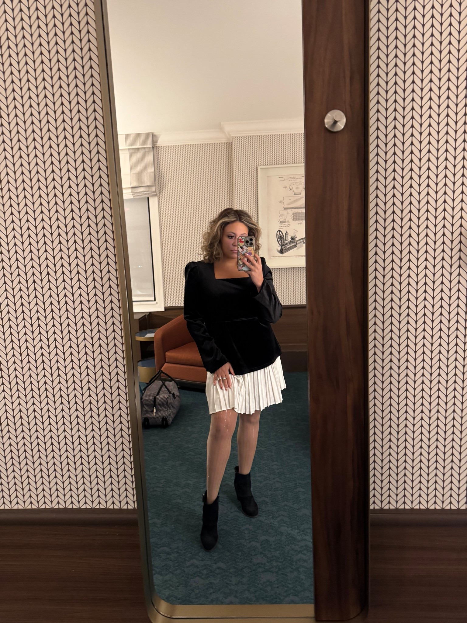 Date night. NYE dress. Velvet dress. Holiday dress. Ootn. Holiday party. 

#LTKHoliday