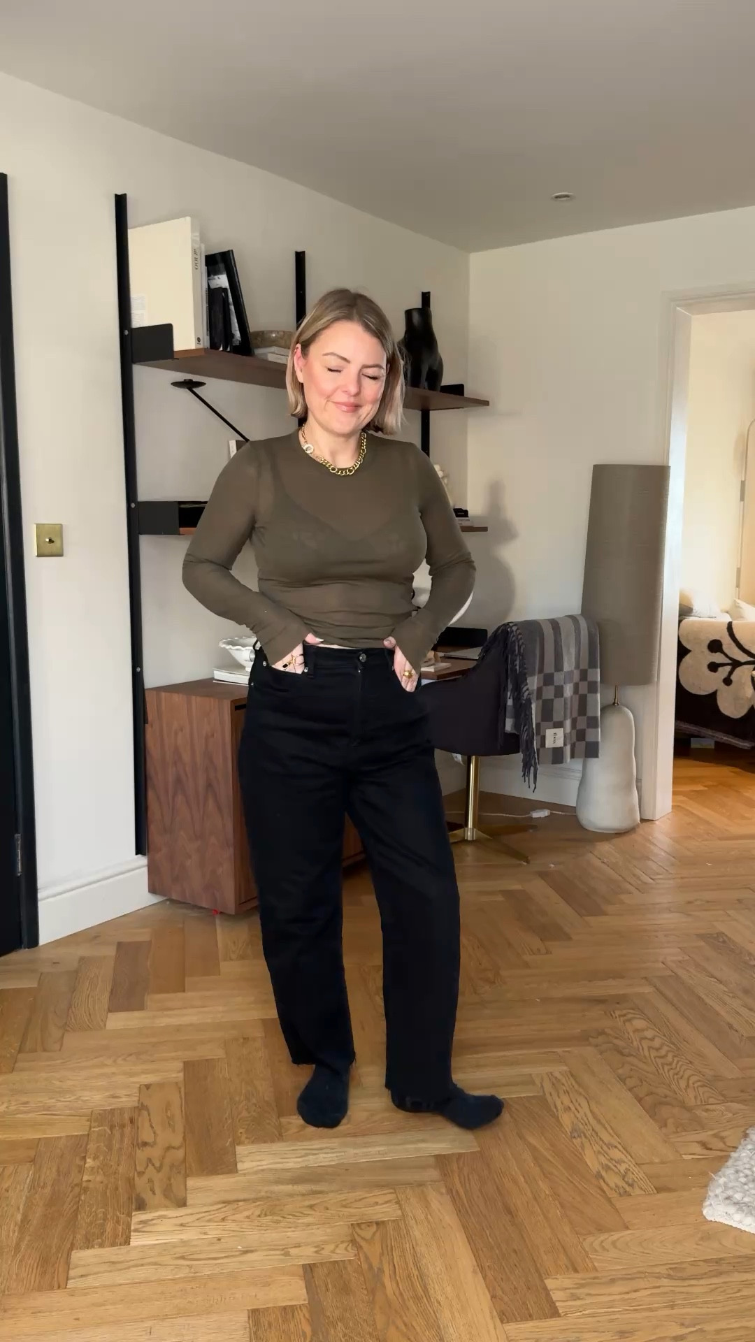 Green top M 
Jeans 28 true to size and cone in 3 lengths 
Uniqlo jacket size M 
Black coat size 14 sized up 
Trainers  true to size. 
Bag OOS but there’s an amazing brown one 