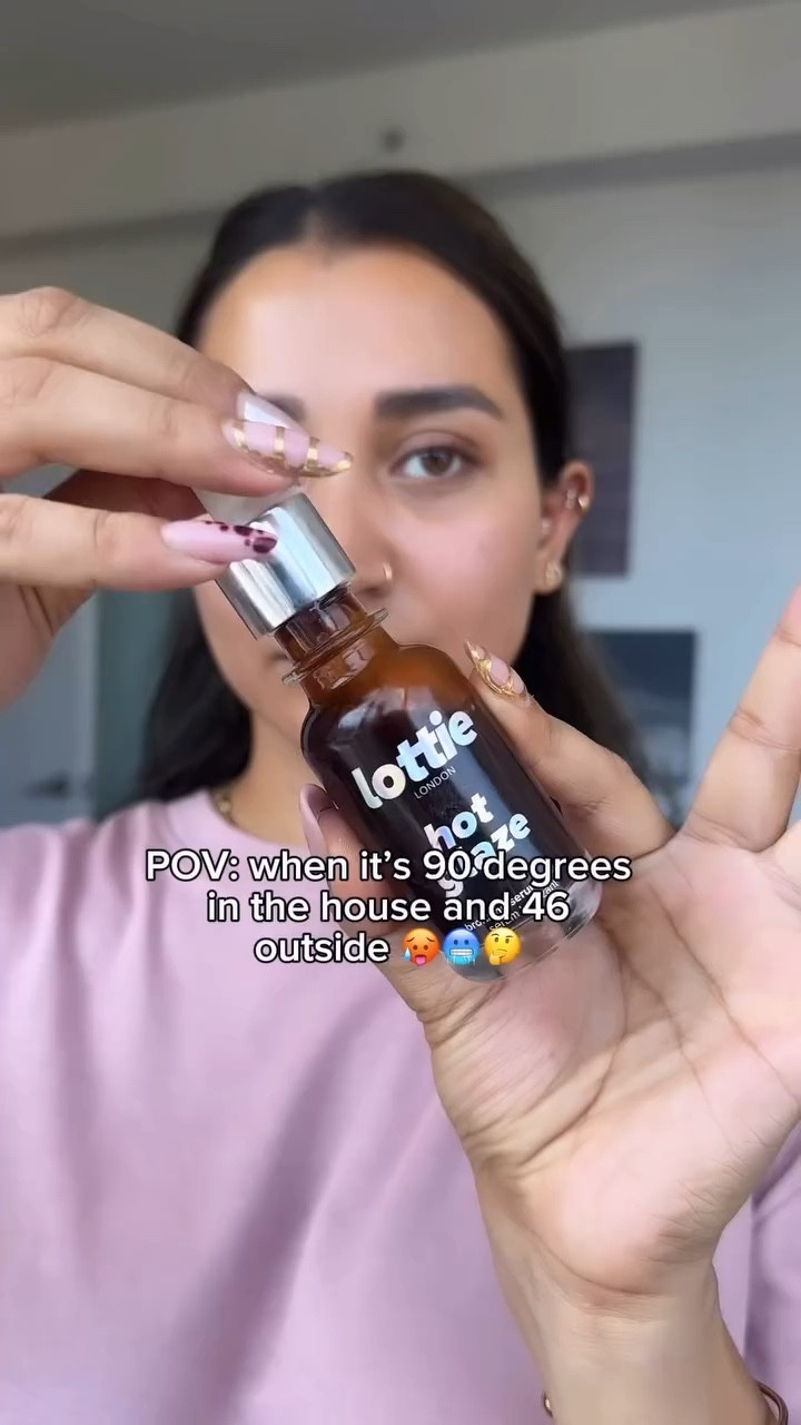 A no makeup makeup look never lets you down 

@lottielondon bronzing serum 
@jonesroadbeauty lips and cheek palette 
@lancomeofficial concealer 
@urbandecaycosmetics setting spray 
@makeupbymario powder 
@toofaced mascara 
@ciatelondon lip liner 
@peach_slices lip gloss 

•
•
•
•
#nomakeupmakeup #makeuptutorials #makeuplover #makeuplook #wakeupandmakeup #pov #girls #ugccreator #nycinfluencer #beauty #viral #explore #explorepage 

•
•
•