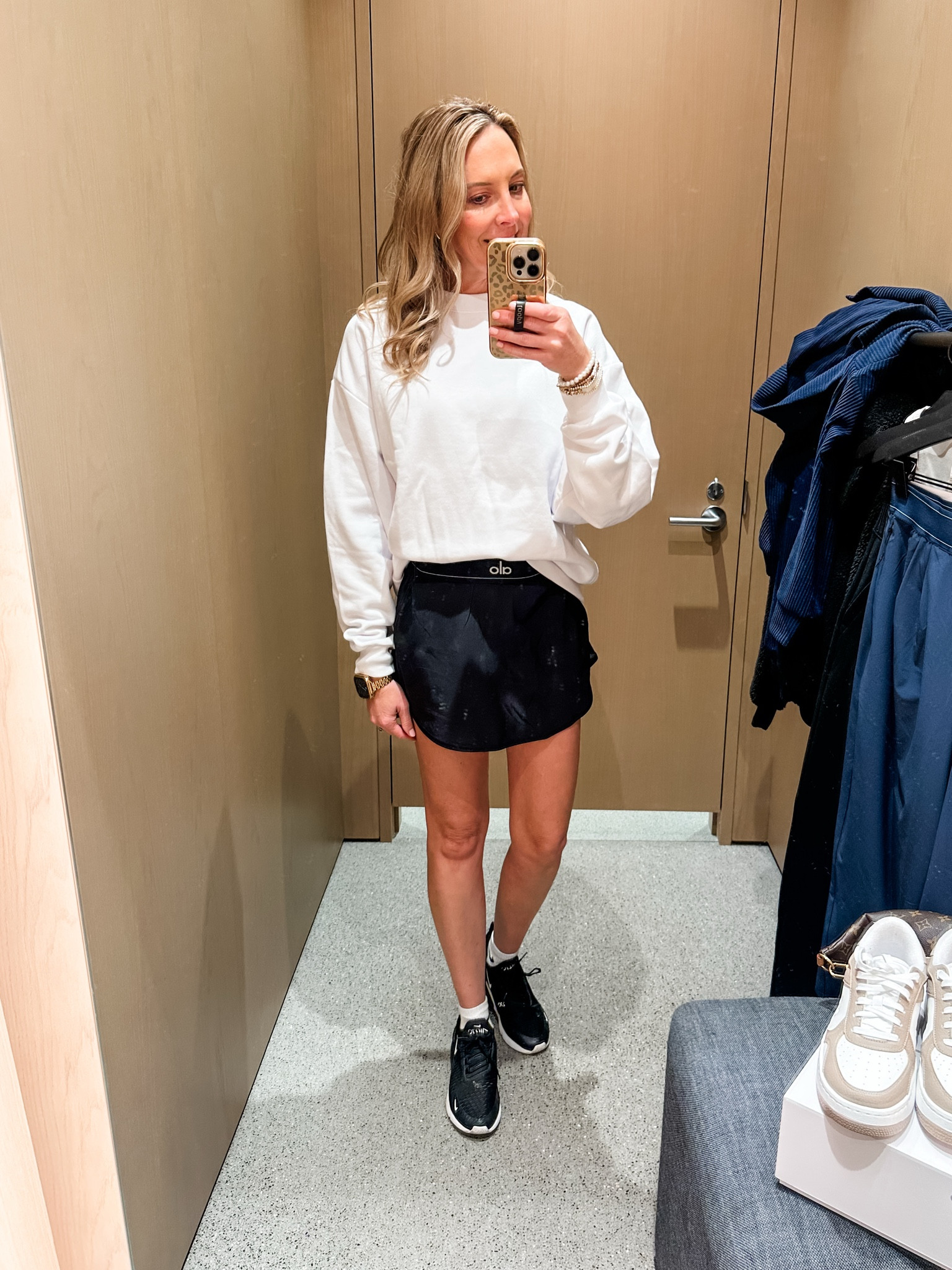 The new Alo opened near me! Here are some of my favs! 

Sweatshirt | sweatsuit | sweatpants | Alo | sneakers | tennis shoes | athleisure | workout | gym 


#LTKActive #LTKOver40 #LTKStyleTip