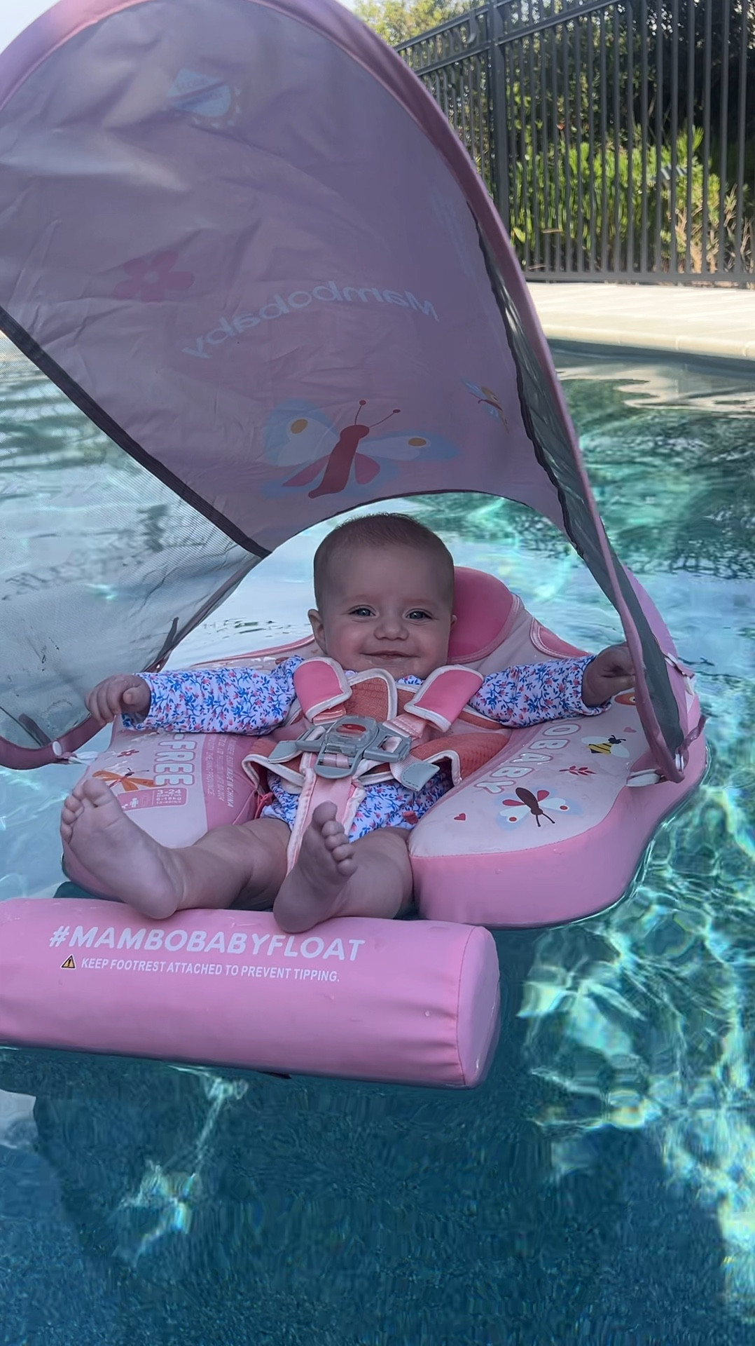 the perfect pool float for a baby who doesn’t have full neck control quite yet! ☀️

#LTKBaby #LTKFamily #LTKSwim