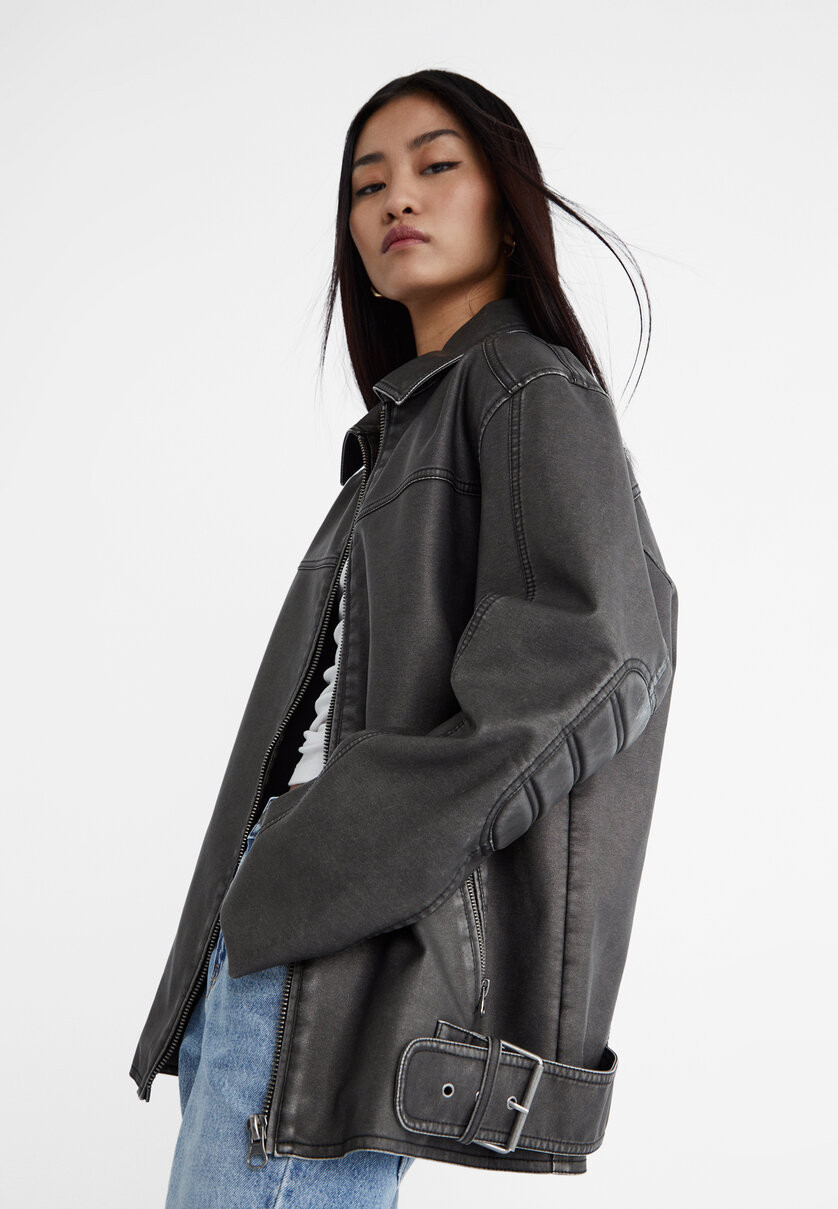 Kunstlederjacke mit Gürtelschlaufen | Stradivarius DE