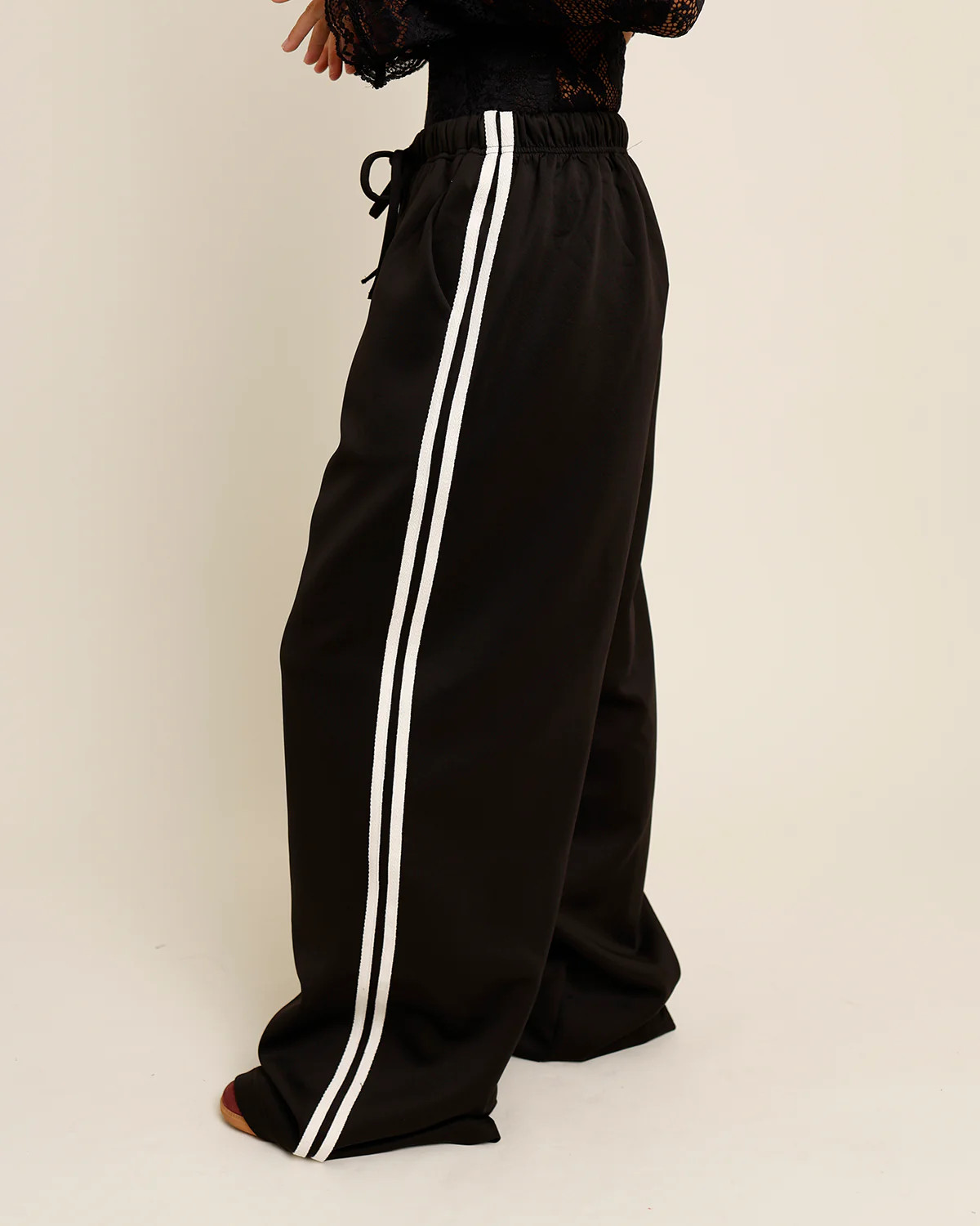 THE HIP EAGLE BOUTIQUE | TRACK TALK TRACK PANTS X BLACK | The Hip Eagle