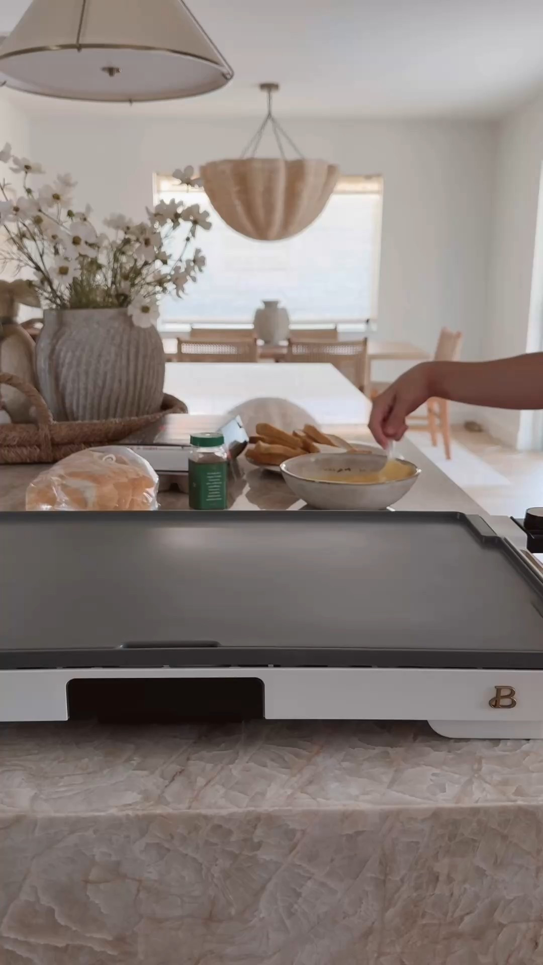 Love using this griddle for breakfast 🍳 you can make pancakes, bacon, eggs, french toast, it’s the BEST & it’s from Walmart!

#walmart #walmarthome #walmartfind #griddle #breakfast #kitchen #beautifulbydrew

#LTKFindsUnder100 #LTKWatchNow #LTKHome