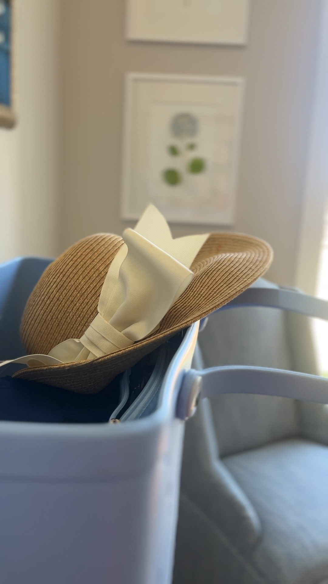 Let’s make a trip to the beach with kids a little easier ☀️

〰️ Kids sunnies in mesh pouch 
〰️ first aid kit 
〰️ Packit lunch box 
〰️ portable charger on my key ring
〰️ my fav sun hat 

#LTKkids #LTKVideo #LTKswim