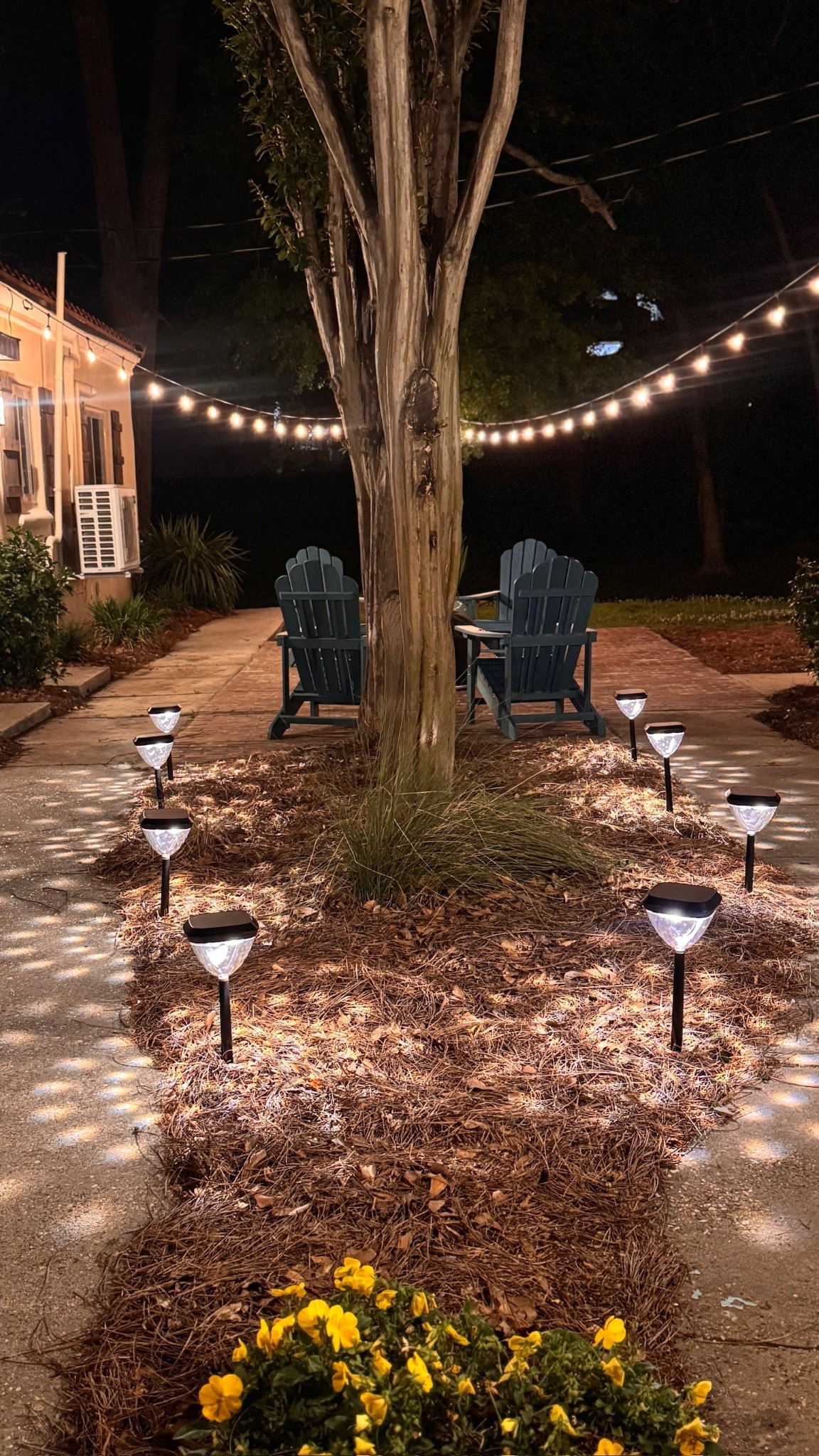 These solar pathway lights instantly light up your backyard! 
-
-
-
home, backyard, outdoor, lights, spring, amazon, amazon finds, decor

#LTKSeasonal #LTKHome
