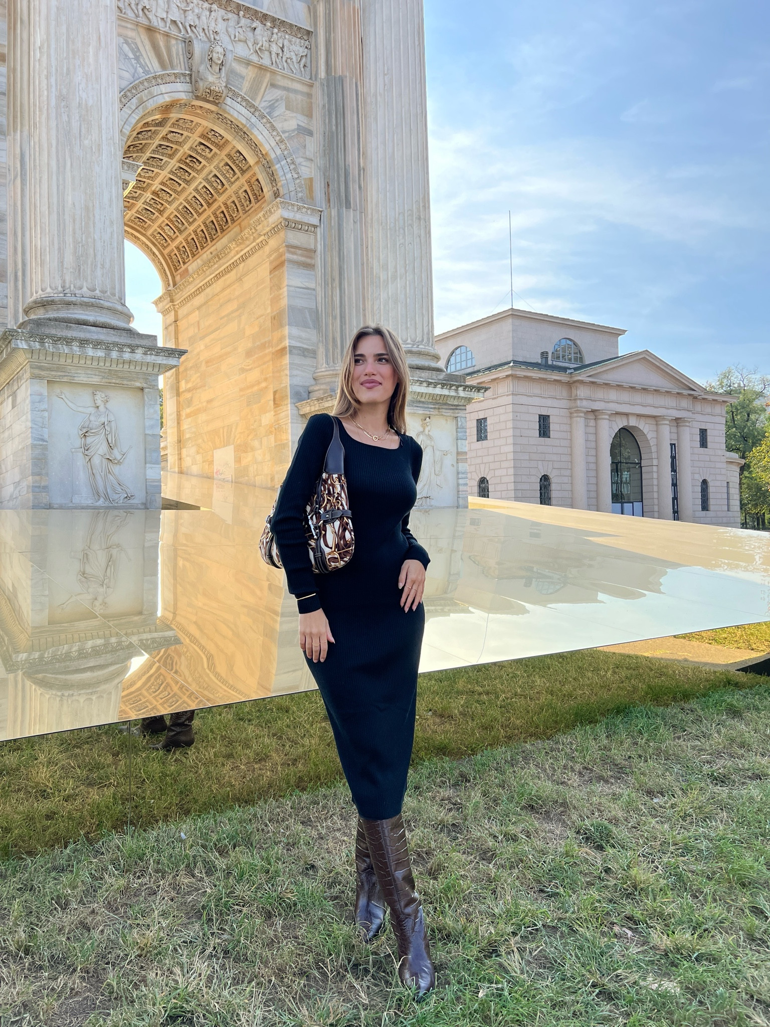 Abito nero Uniqlo + Stivali Paris Texas ✨

#LTKstyletip #LTKSeasonal #LTKeurope