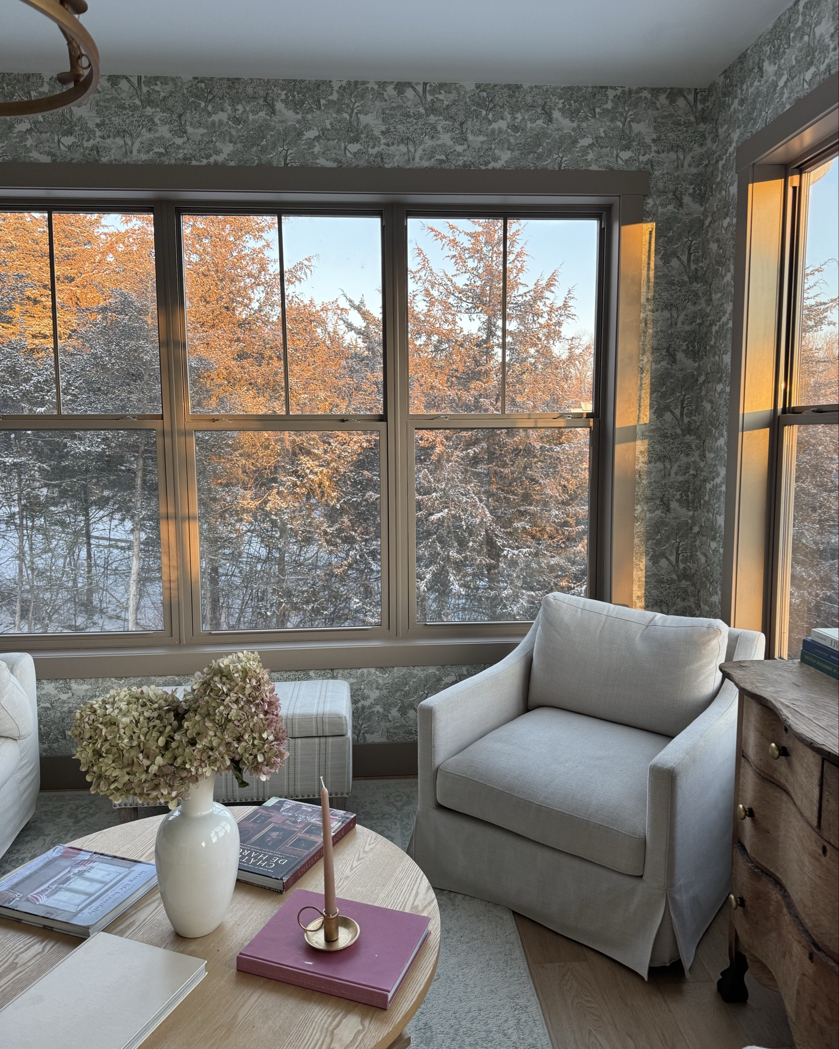 Loving this pretty view of the sunroom/reading room! 

#LTKHome