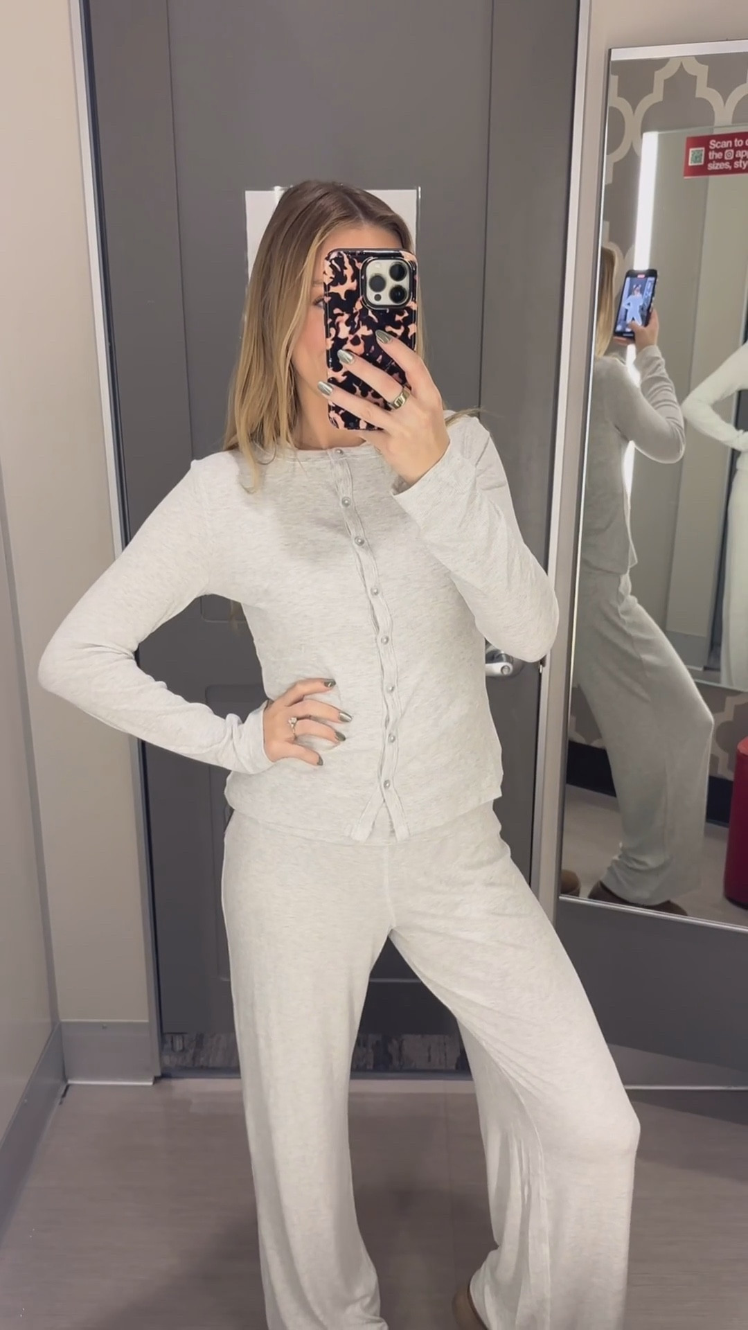 Been loving this new Target lounge set for around the house! It’s a thin but super soft material and so cute! Size small on top and medium on the bottom!

#LTKFindsUnder50 #LTKGiftGuide #LTKSeasonal