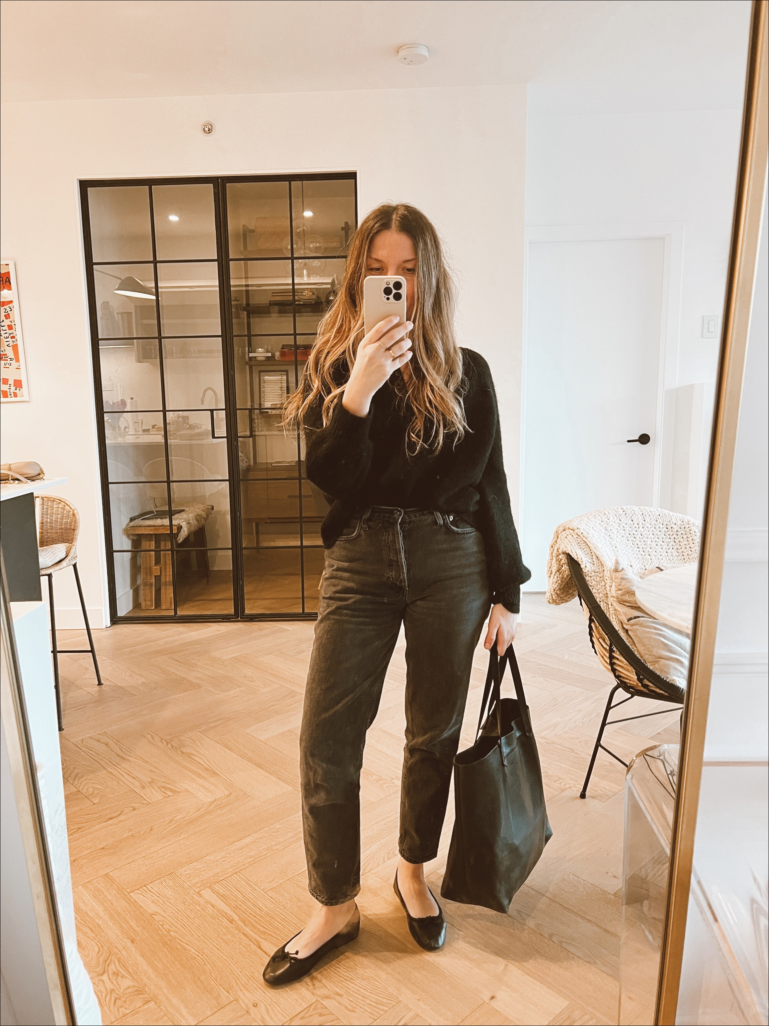 Happy Monday 🌷 Excited for warmer weather and lighter knits!

Sweater: Sezane
Denim: Agolde
Flats: Mango
Bag: Madewell


#LTKSeasonal #LTKFind #LTKworkwear