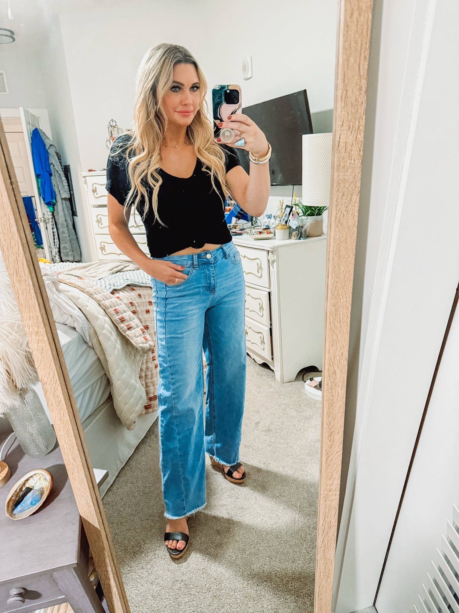 Wide leg jeans 

#LTKFindsUnder50 #LTKFindsUnder100