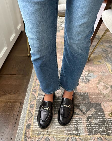 In love with these loafers 🙌🏼 they’re actually comfortable from the start. I’d size down 1/2 size. 

Fall shoes
Fall outfits
Work outfits
Jean
Denim
Gold hardware 
Black leather shoes
Brown shoes
Mules
Tote bag
Hobo bag

#LTKxMadewell #LTKstyletip #LTKshoecrush