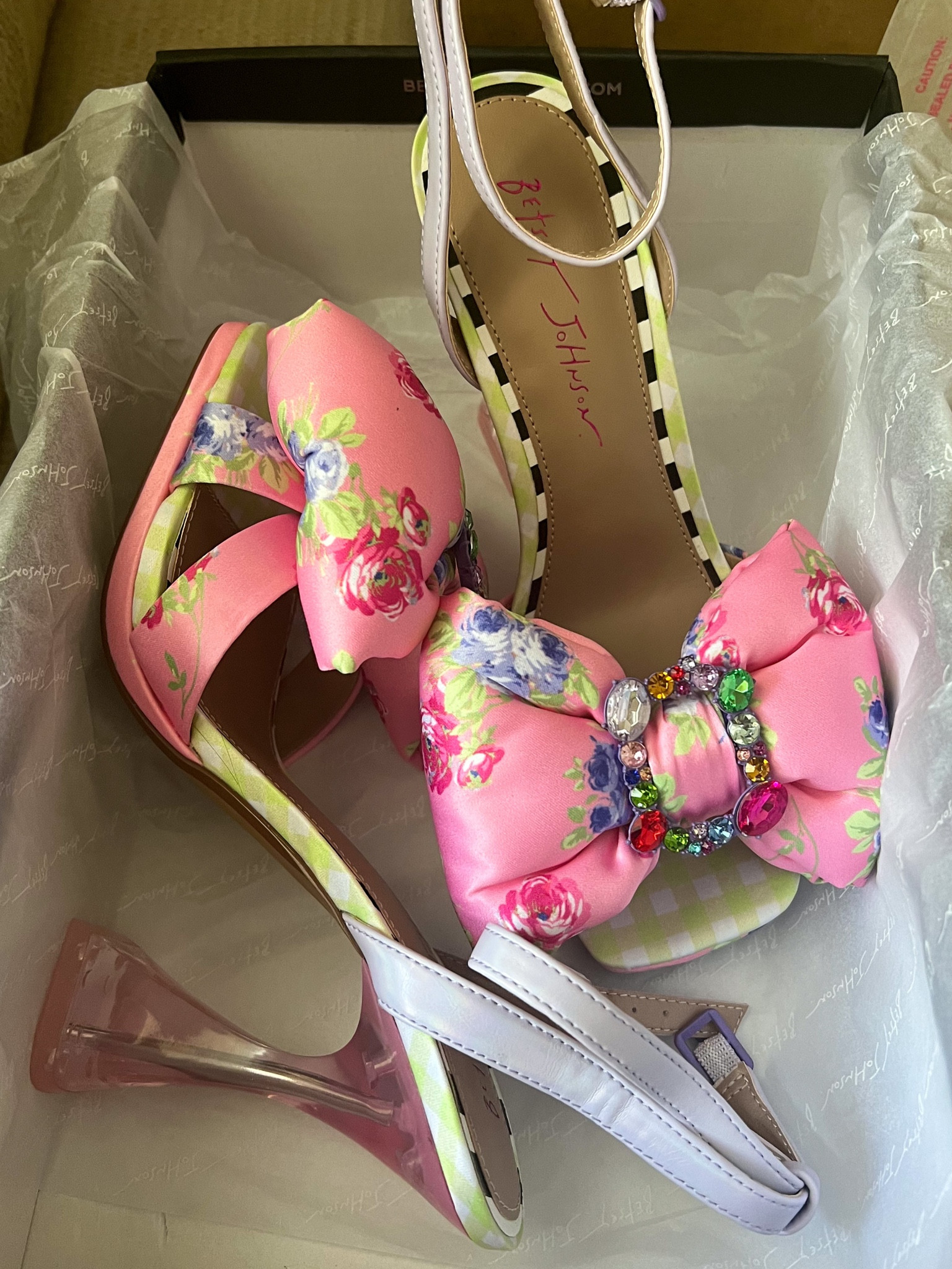 my new favorite shoes🎀