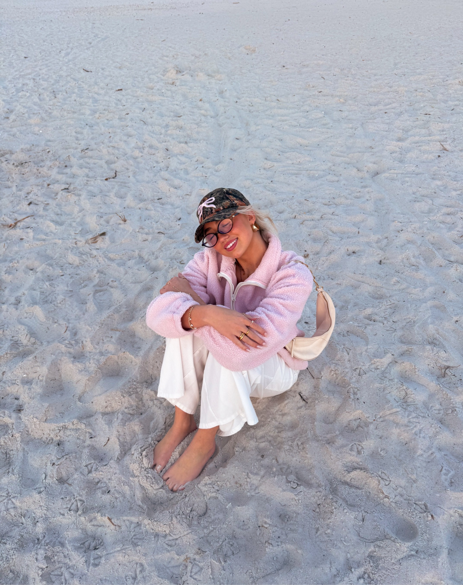 matching the sky 🌸💓💐

sunset, WFH, blue light glasses, beach outfit, fleece

#LTKSeasonal #LTKFindsUnder100