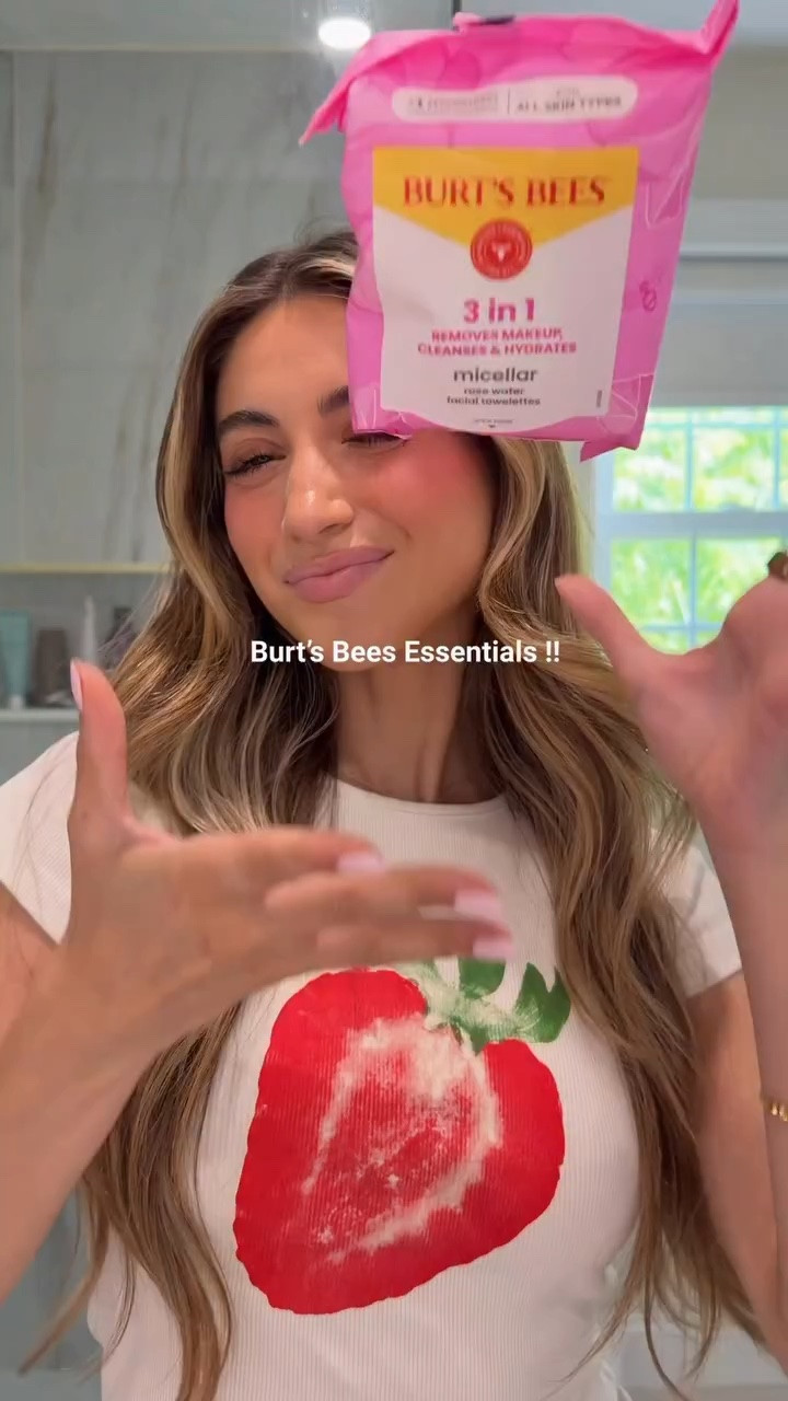 My two @burtsbees essentials I’d recommend during @amazon prime day!🌟 #BurtsBeesPartner #PrimeDay #makeup #lipbalm