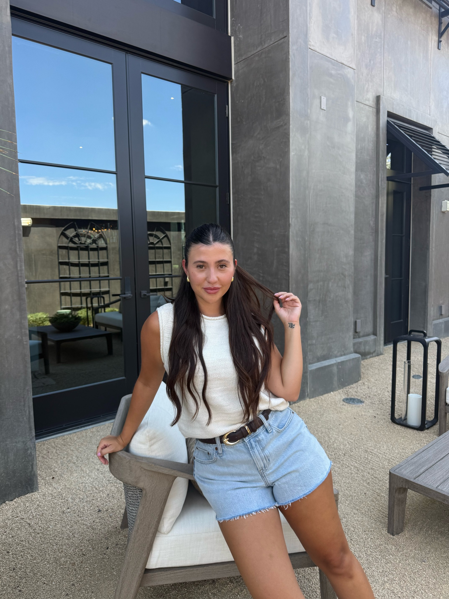 Every girl needs a good pair of jean shorts 🙂‍↔️🤏🏼 @abercrombie #summeroutfit #summer

#LTKootd #LTKSeasonal #LTKMidsize
