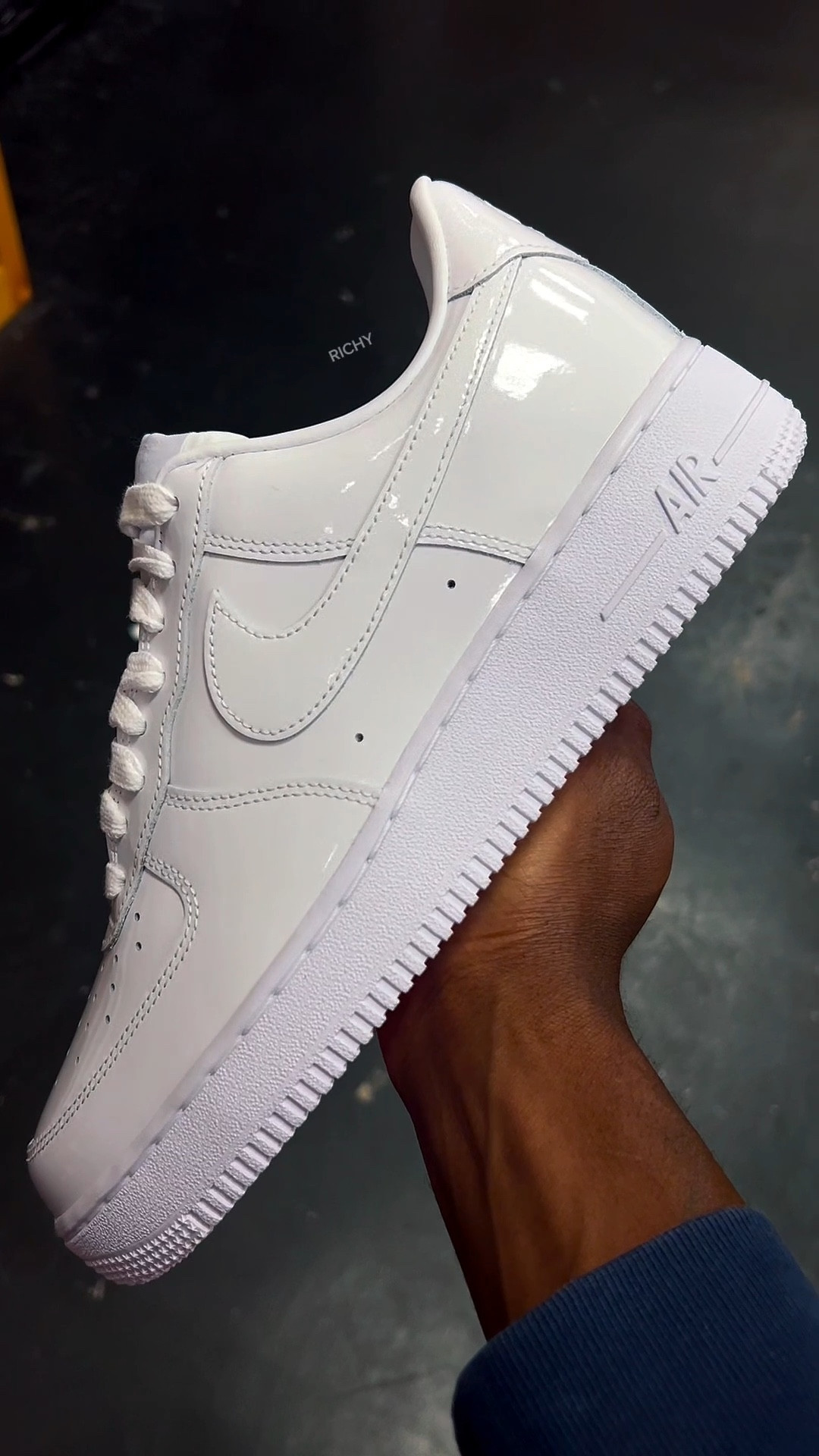 Candied White AF1s🤍🤍
Dry Eraser Boards • on your feet 

#allwhite #footwear #shoewear #whiteout #whiteoutfit