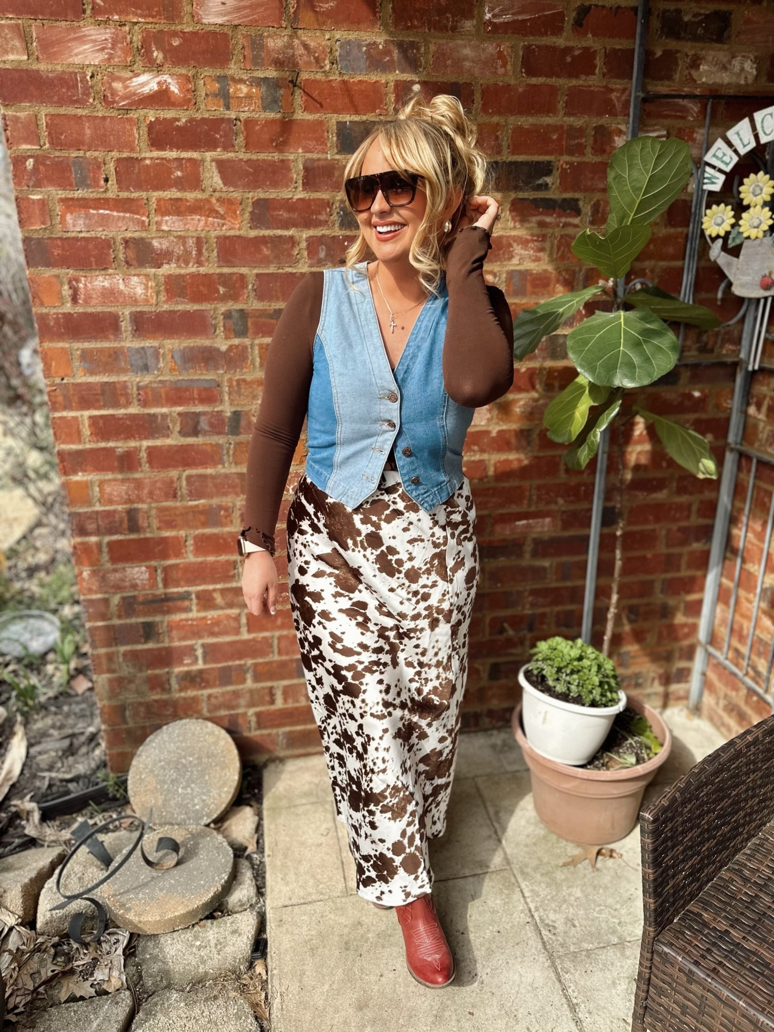 cow print >> cheetah print 

🏷️: cow print. Maxi skirt. Denim. Denim vest. Cowboy boots. Red boots. Spring style. Fall style. Spring outfits. Outfit inspo. Pinterest inspo. Easy outfits. Outfit ideas  

#LTKdayinmylife #LTKgrwm #LTKSpringSale