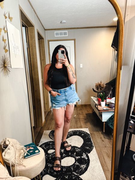 Can never go wrong with Abercrombie mom shorts for a cute summer look! 

Summer outfit 
Spring outfit 
Jeans
Abercrombie sale
Jean shorts 

#LTKStyleTip #LTKMidsize #LTKSeasonal