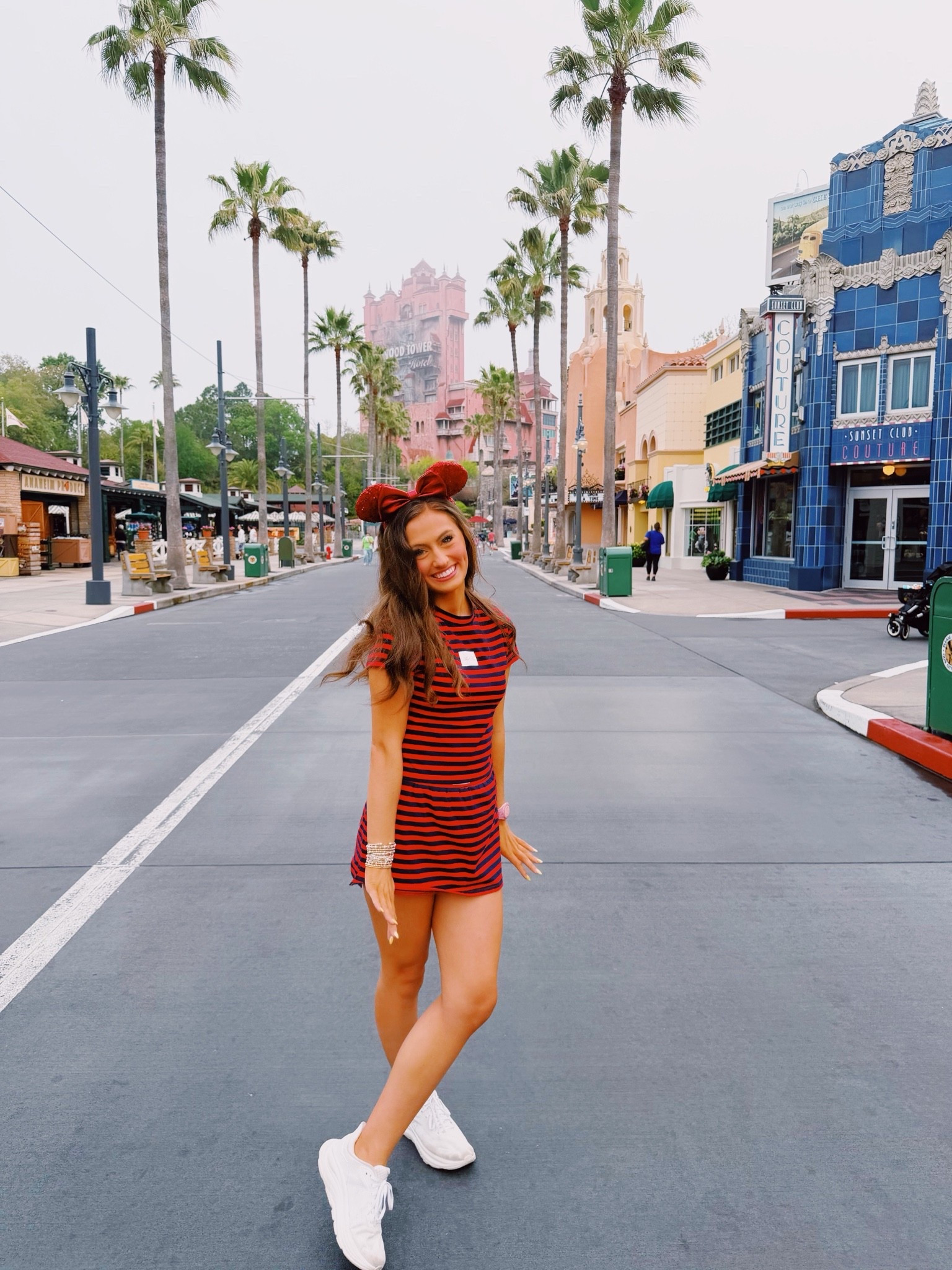 Ave and Liv  x Disney!!🤸‍♀️👏🏻❤️🇺🇸🎉