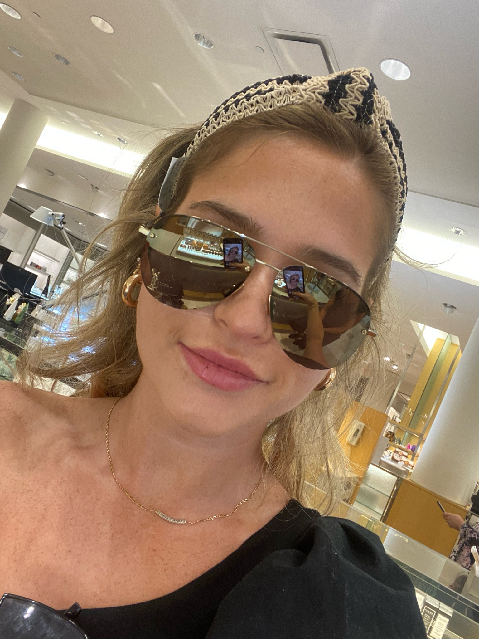 Sunglasses with the metal brand logo on it are so unique! Great gift🫶

#LTKGiftGuide #LTKHoliday #LTKstyletip