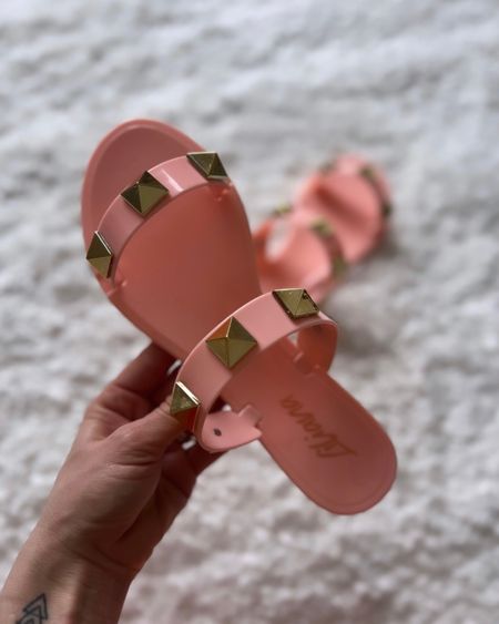 Cute studded sandal for under $30. Definitely packing these with me for Mexico! 


#LTKtravel #LTKshoecrush #LTKSeasonal