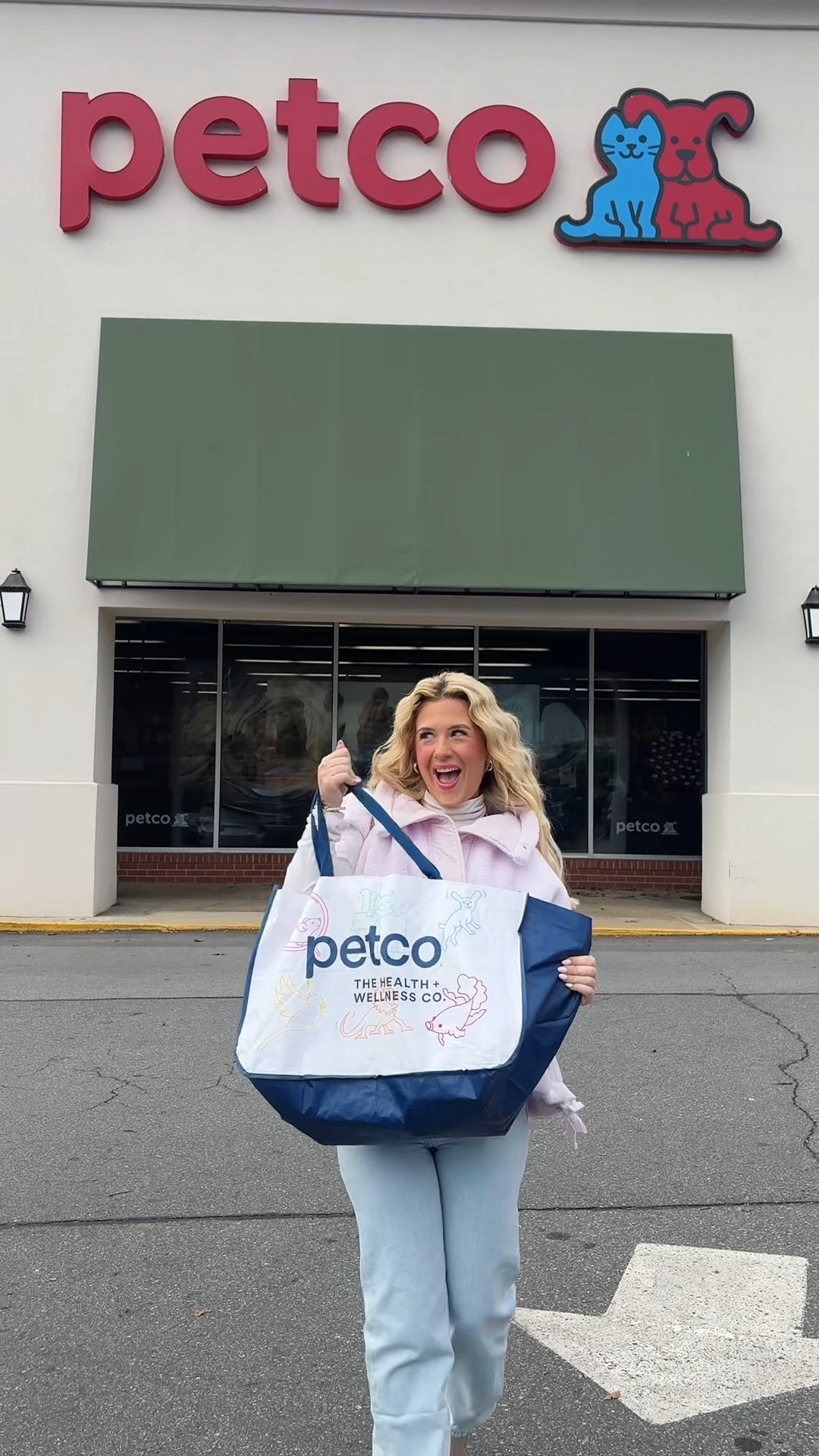 Don’t forget to grab your pets something special this holiday season!🎄 @petco #PetcoPartner #ad 

#LTKHoliday #LTKGiftGuide